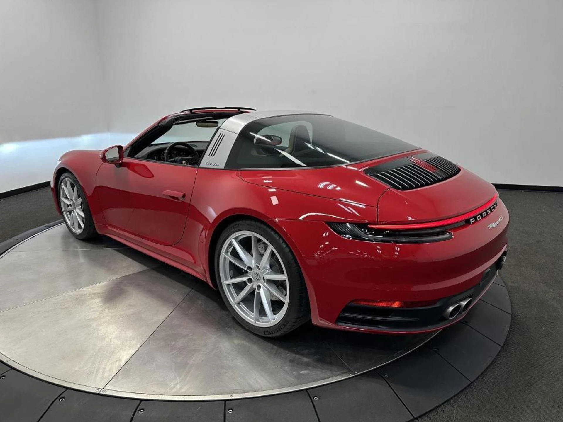 mph016_746810906_b_Yi_P_Uhw_PYR_6_Zg_Rd_VY_1z956s_K_2o_5f4ca6fa16