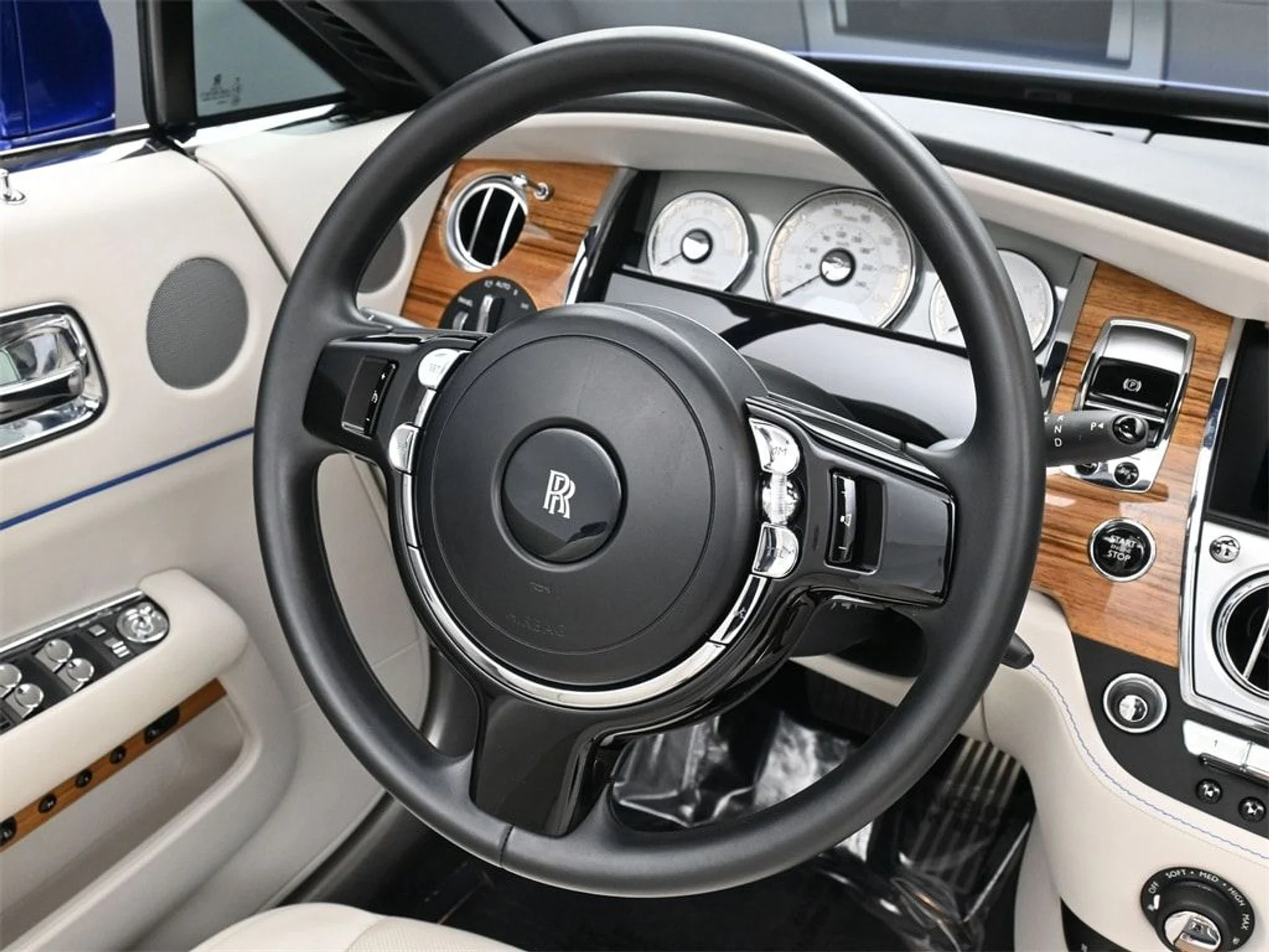 mph016_749344654_1915cd0558b08c8fdc2d4db0eaf41dbfx_d7ae330ab6