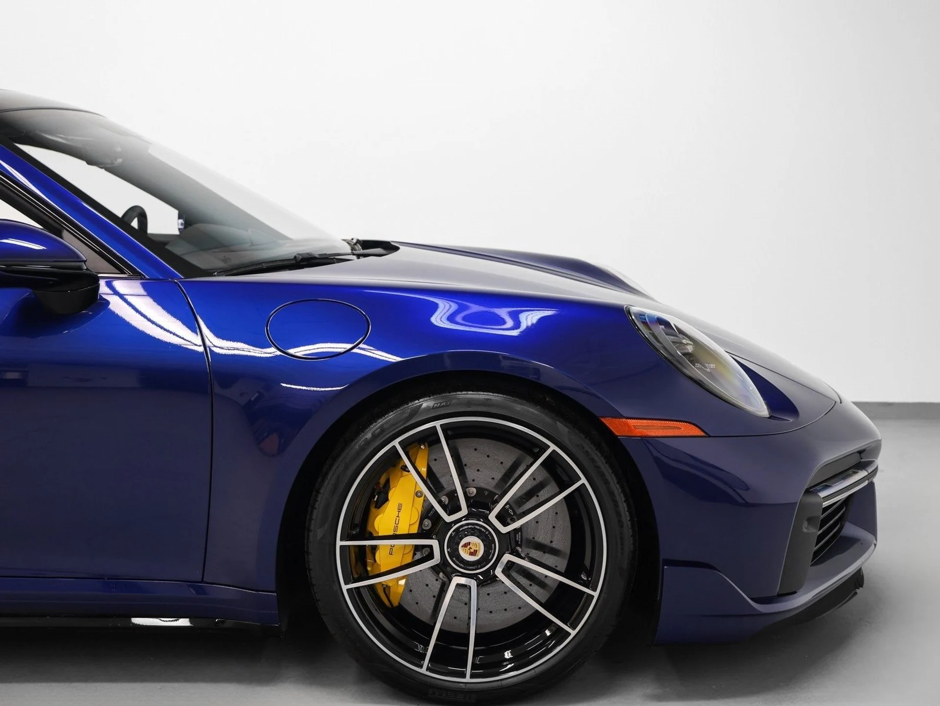 mph016_750076131_17_f6c77f8526