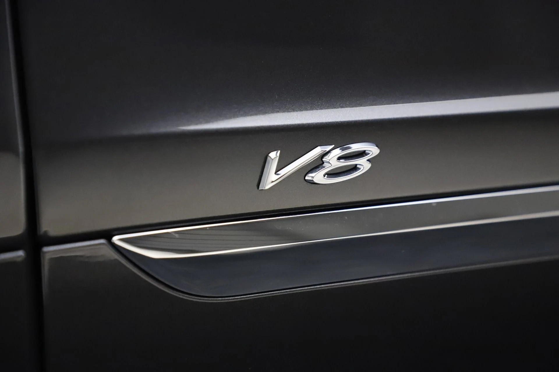 mph016_753931364_Used_2021_Bentley_Bentayga_V8_1610148203_7cee1b00e6