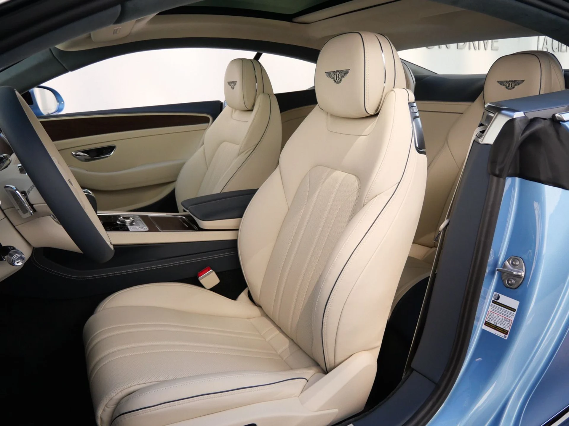 mph016_75419047_6892d5709489cae12b6b685fc0845fbax_e341c2d034