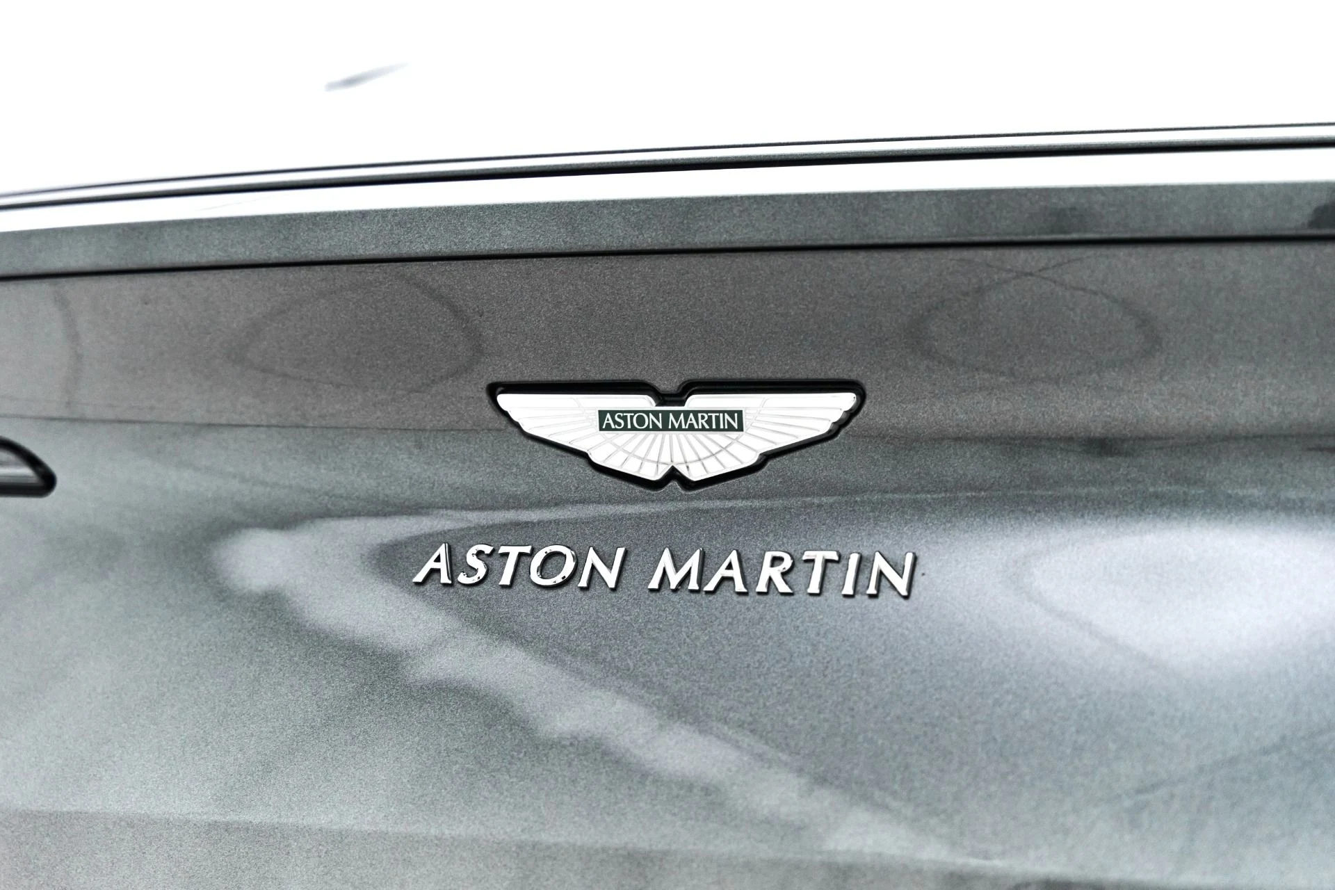mph016_756621585_Used_2019_Aston_Martin_DB_11_Base_1627672022_1257f96807