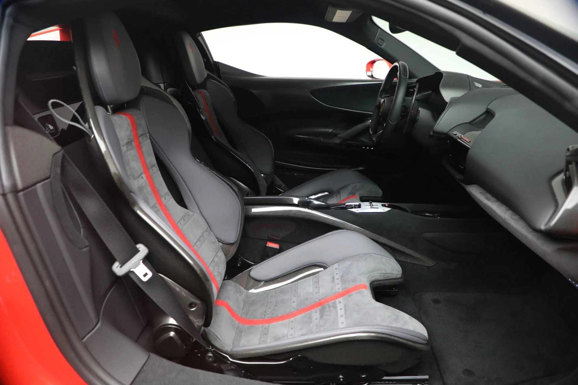 mph016_759742971_Used_2023_Ferrari_SF_90_Stradale_1765397558_968e992cda