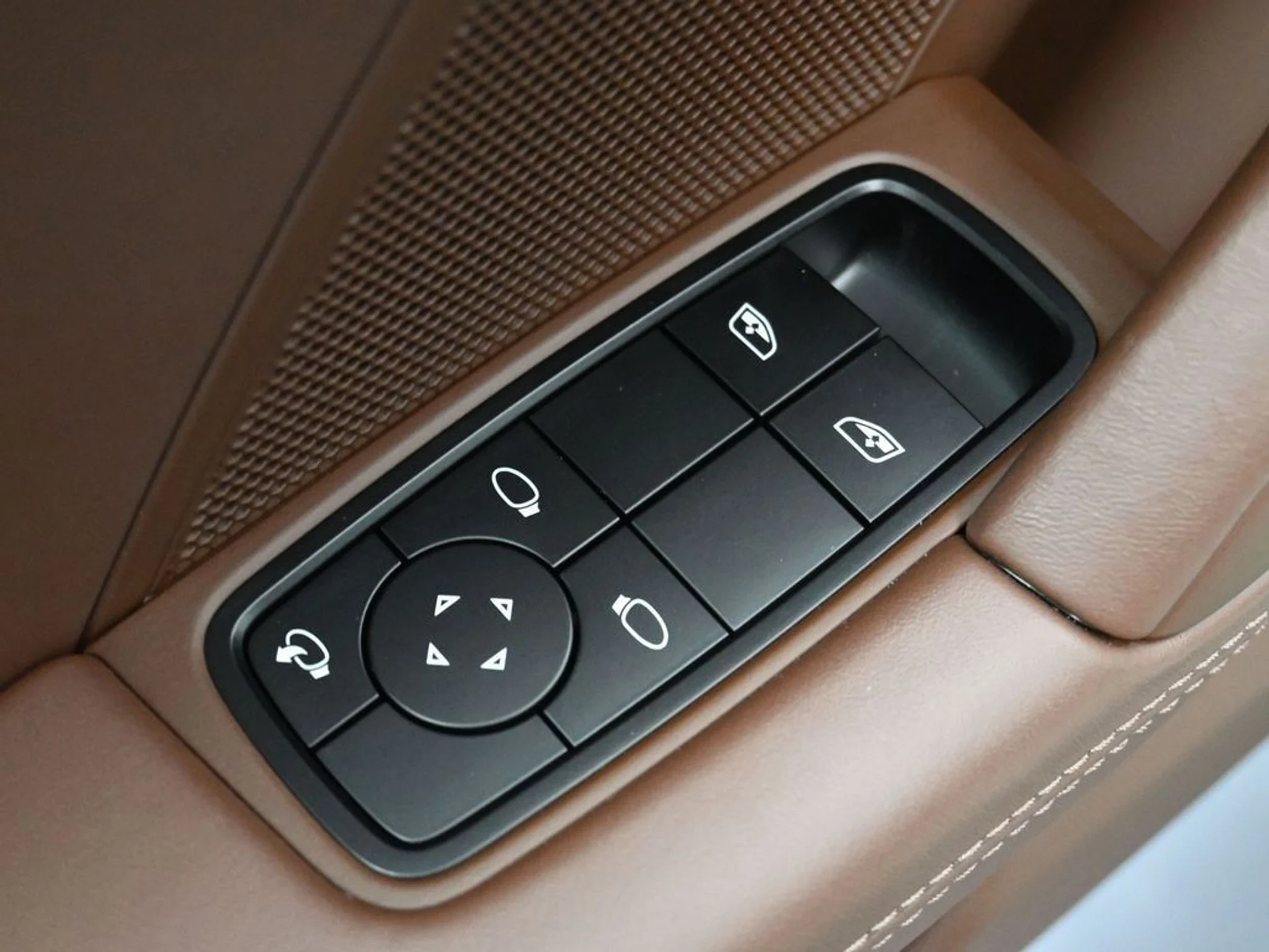 mph016_765667023_cf452f36a97a11686b20728de01a5b5fx_4eb96e8a4a