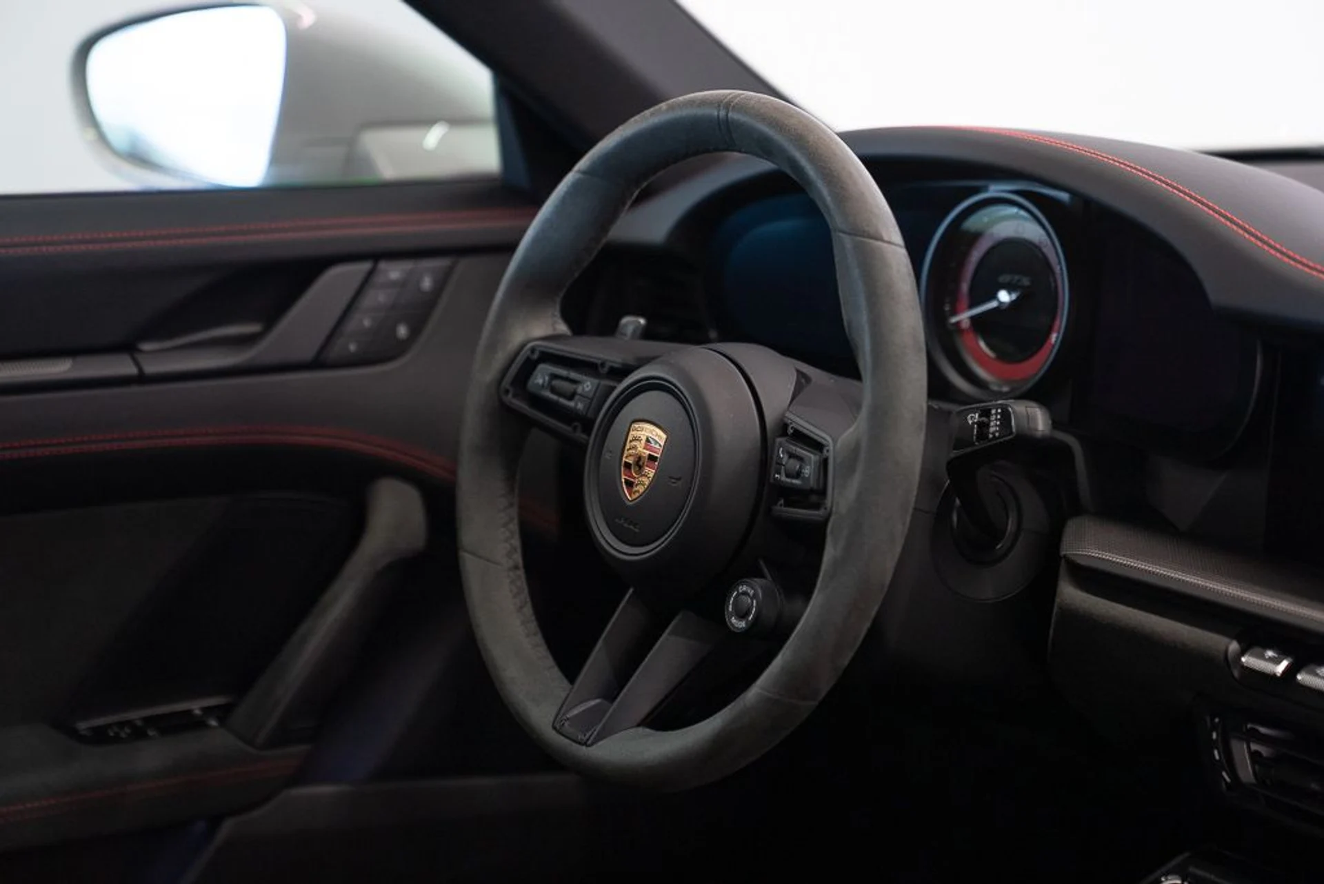 mph016_771932080_porsche_911_2023_jpg_v_1773863537_1505124f9c