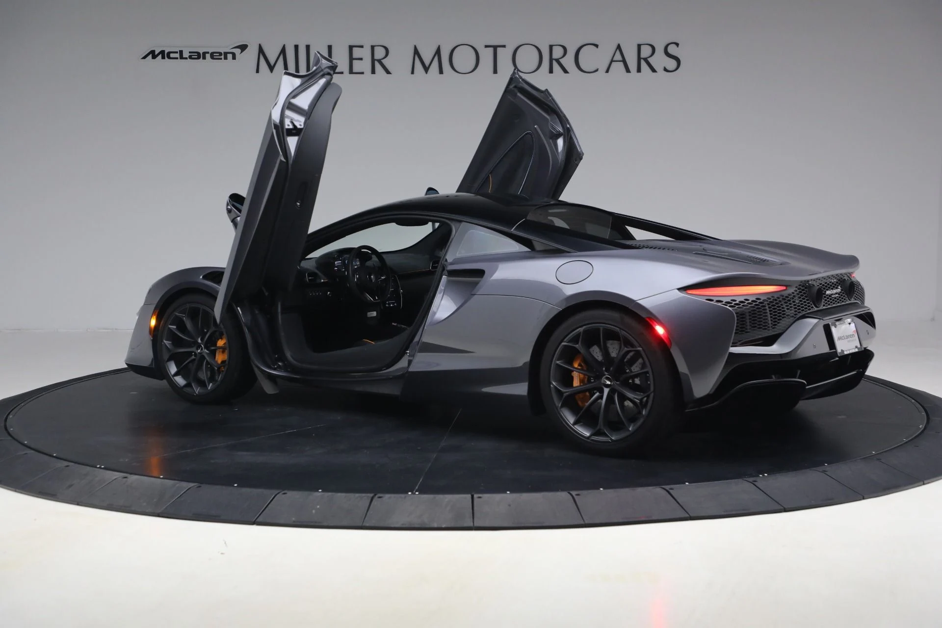 mph016_788603958_Used_2024_Mc_Laren_Artura_Performance_d1931bfff4