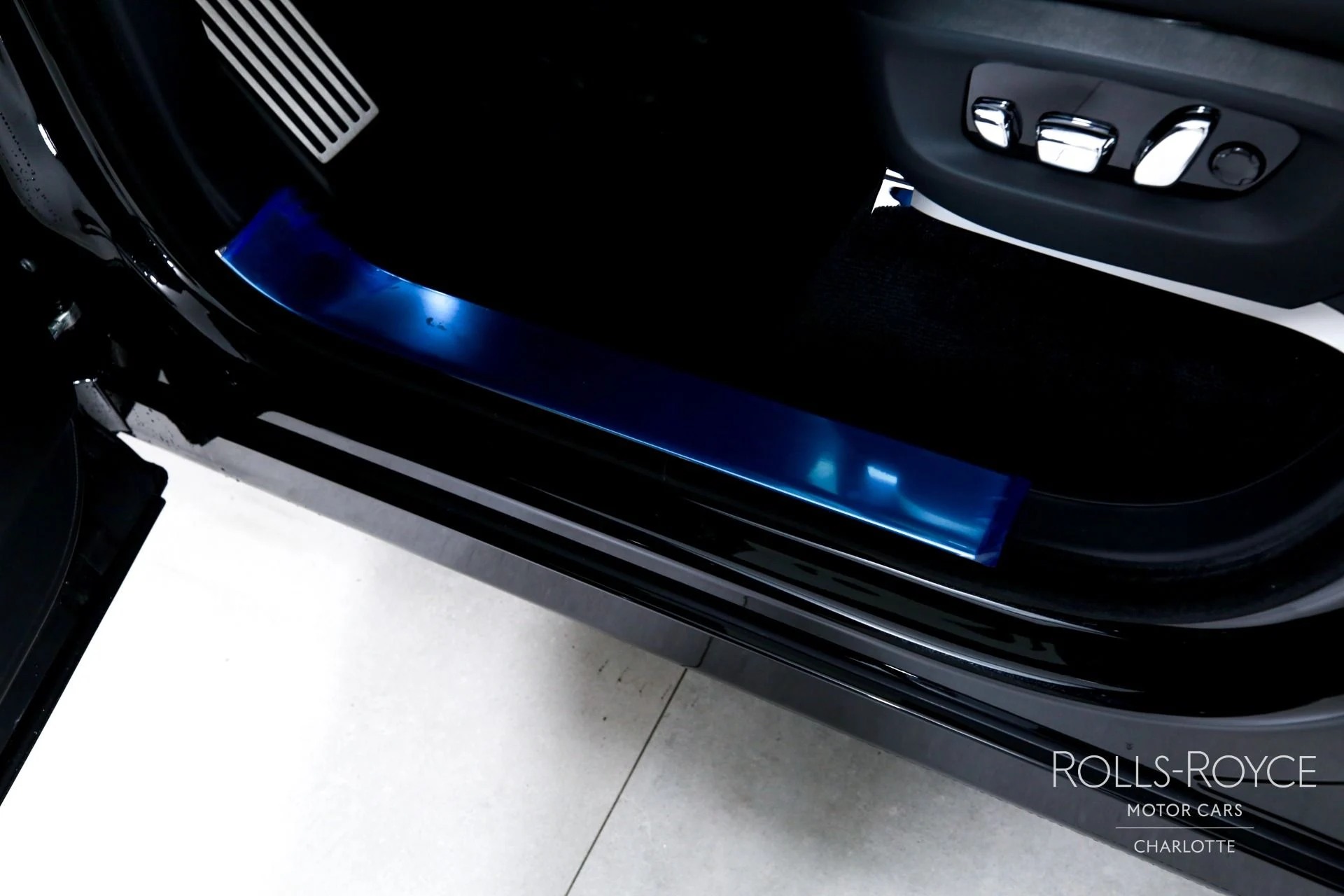 mph016_791412162_Used_2026_Rolls_Royce_Cullinan_1765392948_db4610b736