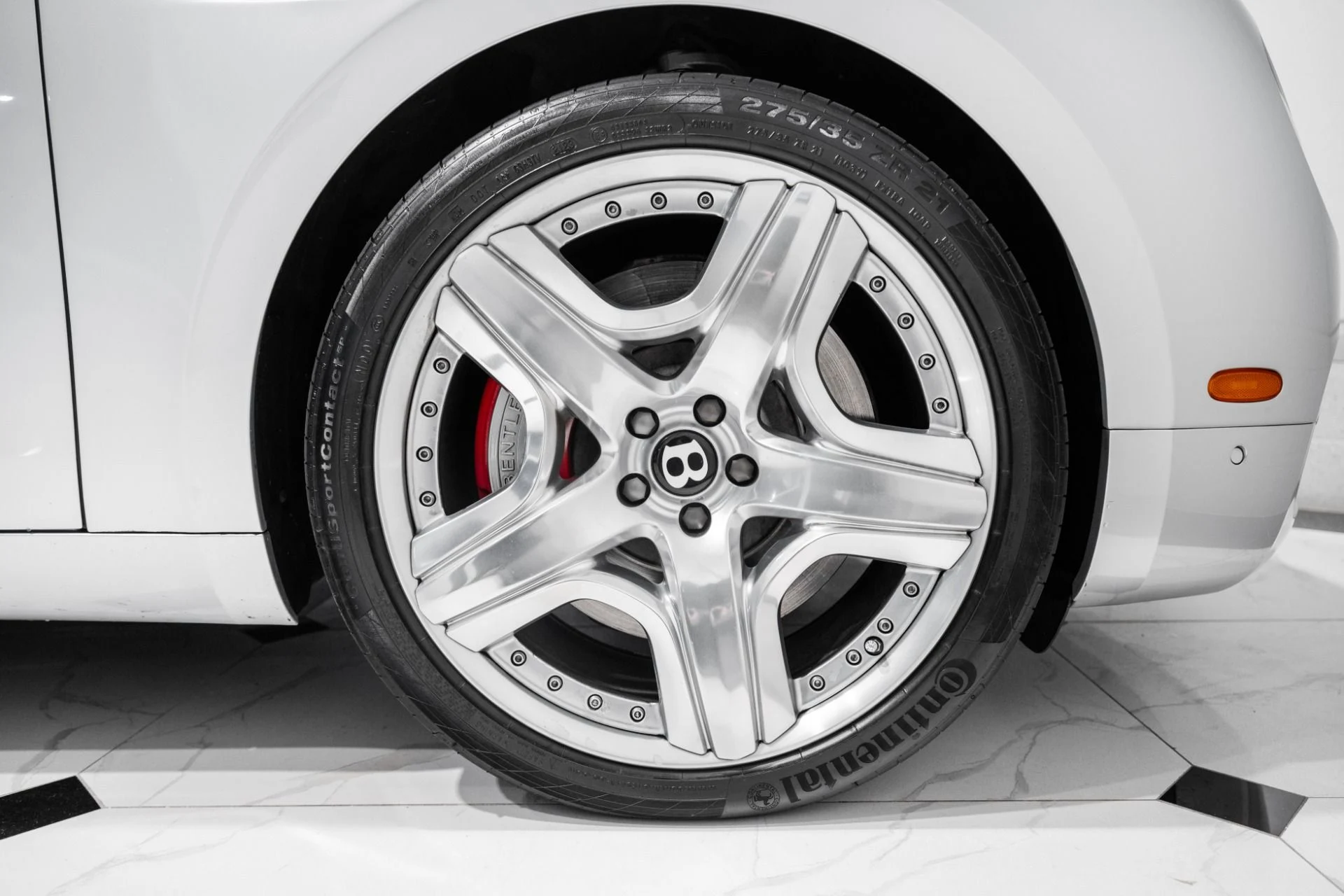 mph016_798988614_Used_2014_Bentley_Flying_Spur_1764428362_1776665e64