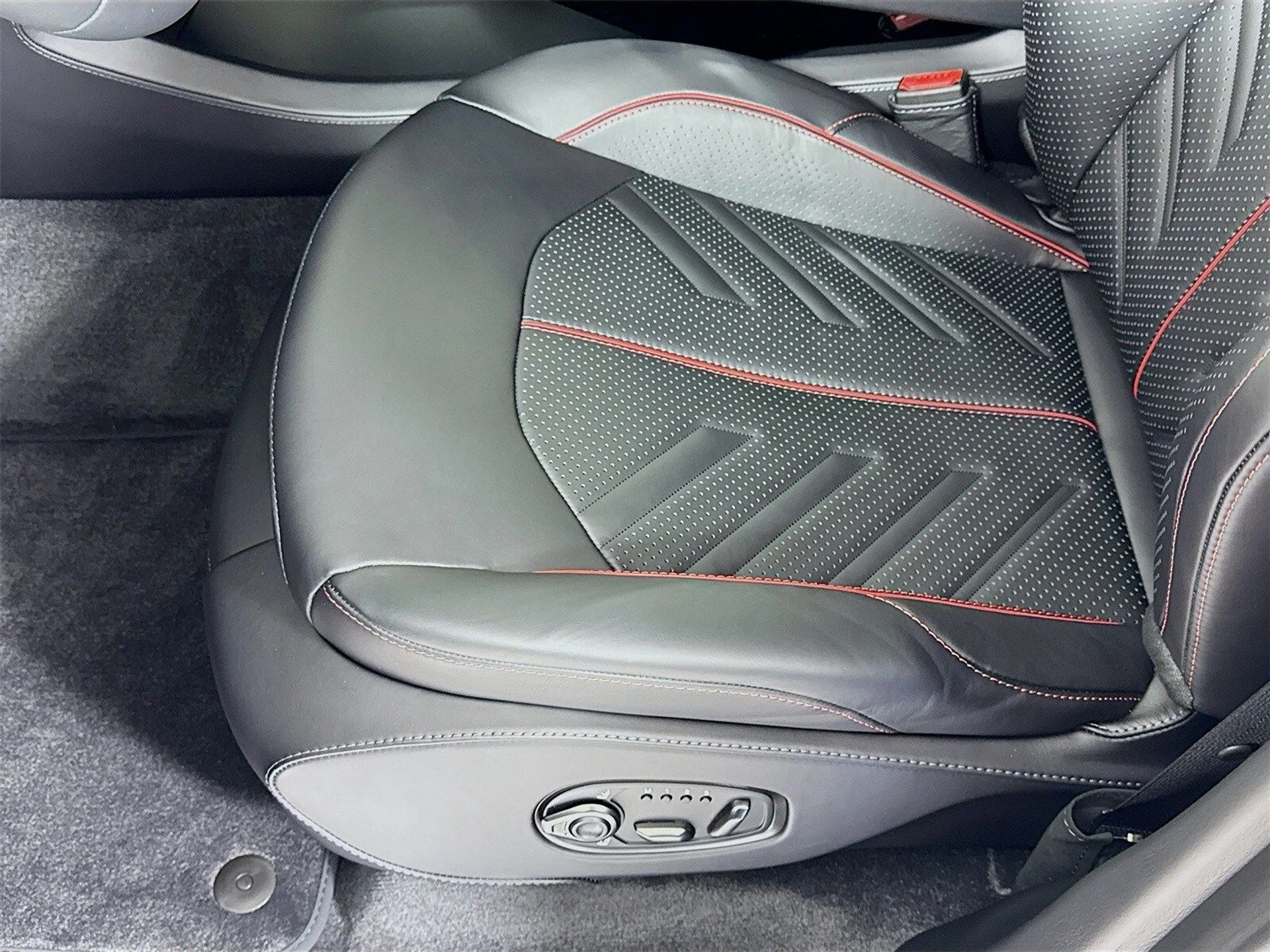 mph016_800391833_b5e2d3ae727b4c7c33433d41f8eceb52x_7e87896e4c