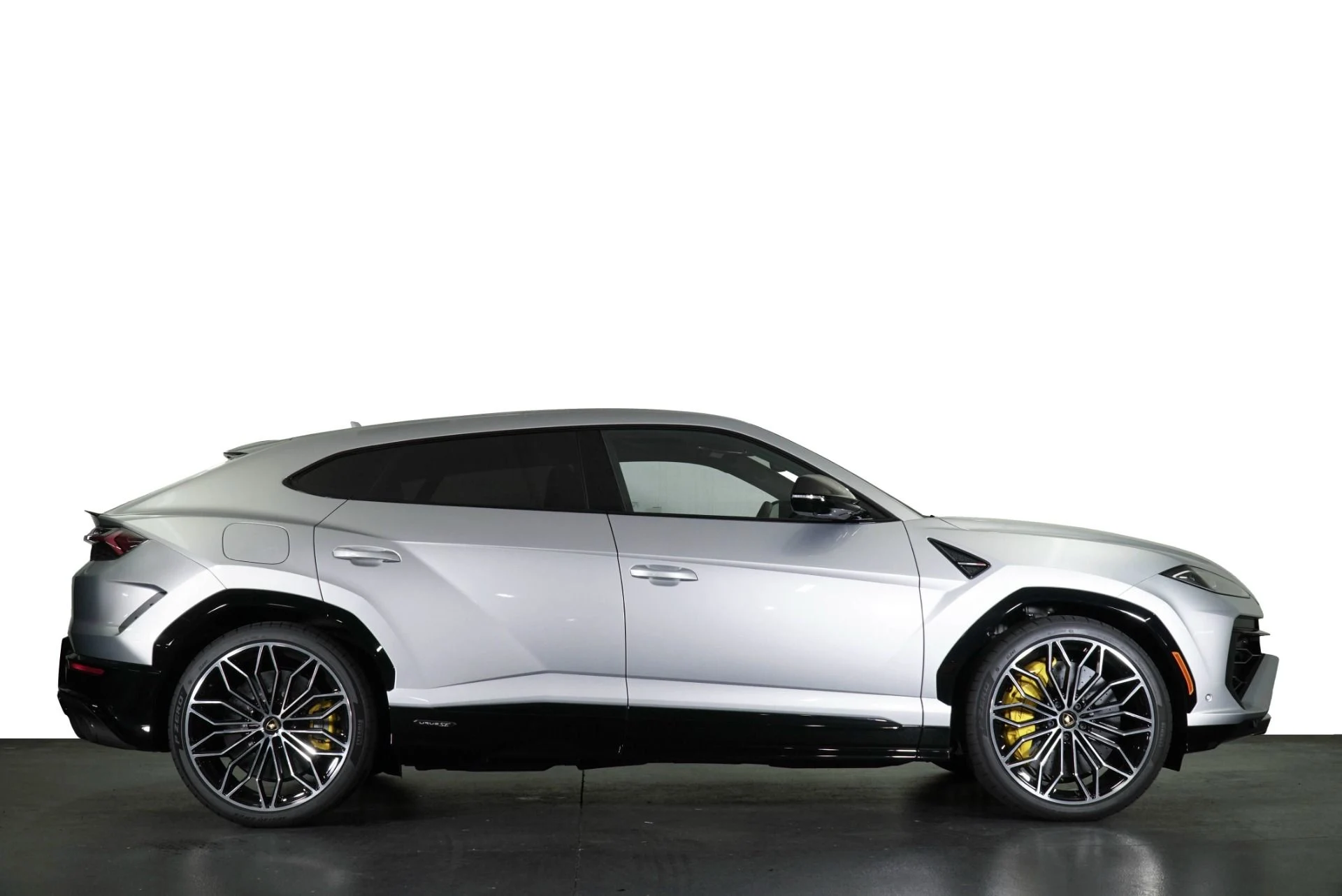 mph016_800683797_New_2025_Lamborghini_Urus_SE_1776533291_9824ac4ca0