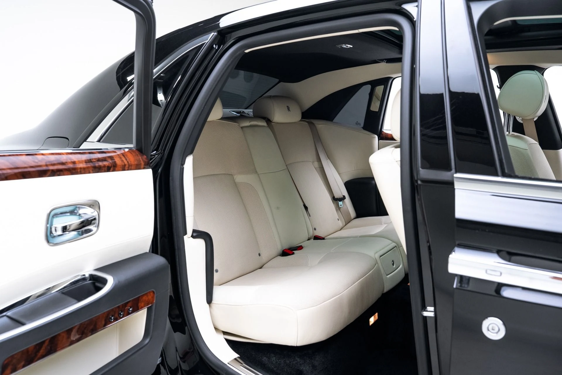 mph016_808139984_Used_2012_Rolls_Royce_Ghost_1774974824_0f5b2ae630