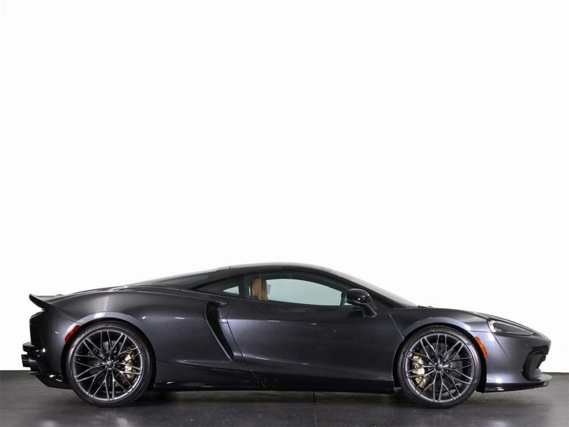 mph016_809575219_z0_Hh_WF_Xg_Nh_R3_CO_CK_9_A_Wk_Q1xh_Q_d5a2990c16