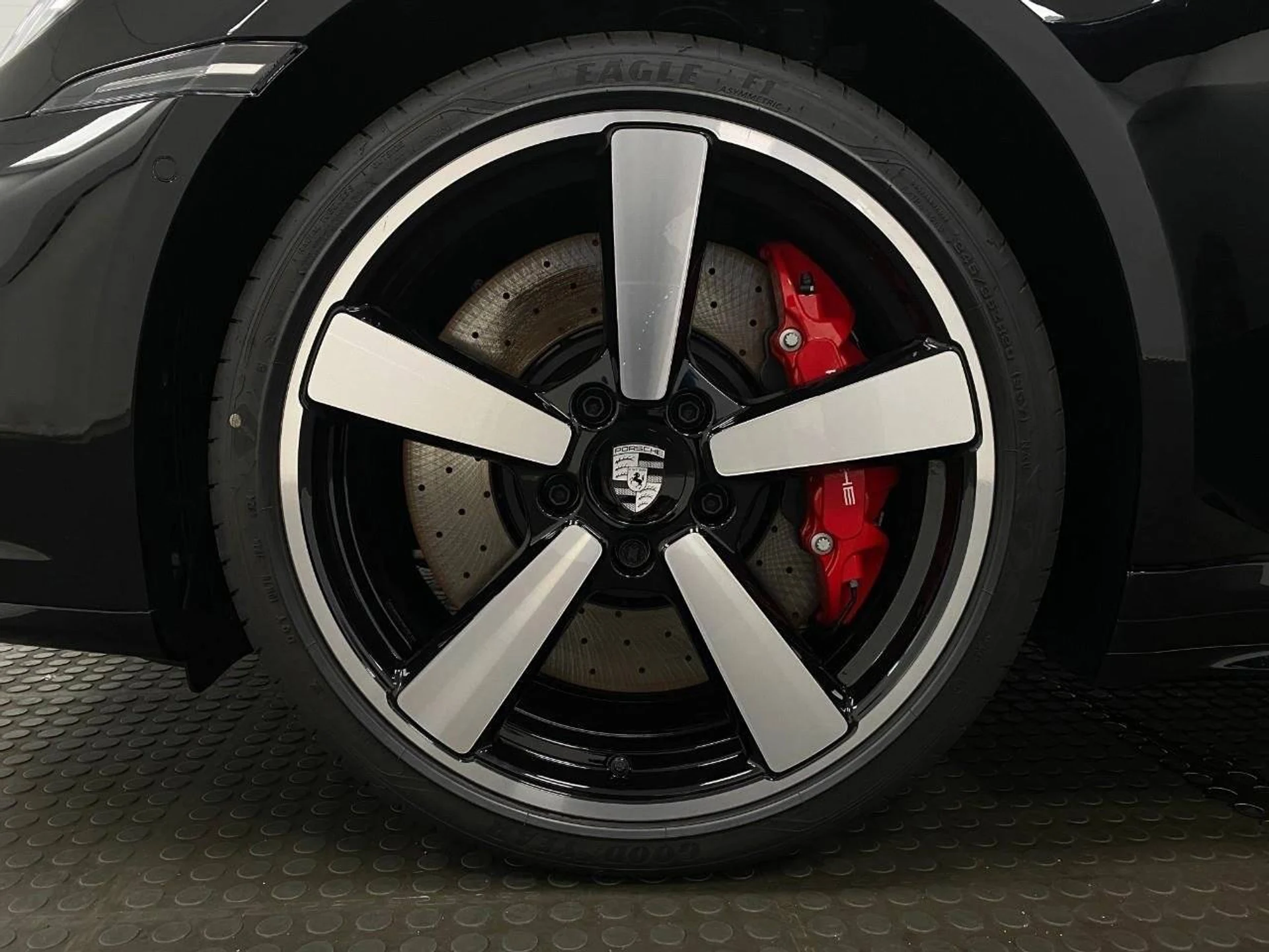 mph016_812943978_1280_85e2efbc7b