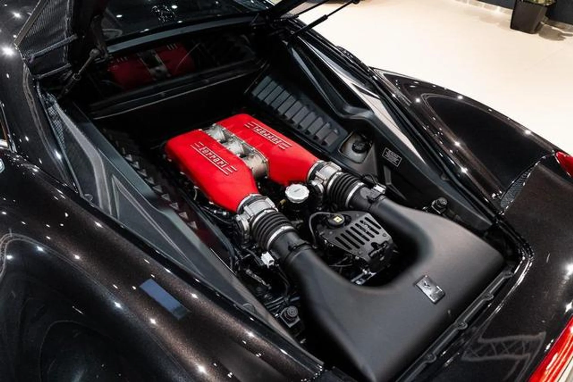 mph016_814148922_mqvw_D6_L_Vd7z56_Mob_IZ_La_Io_Gl_AIM_83c5bd539c