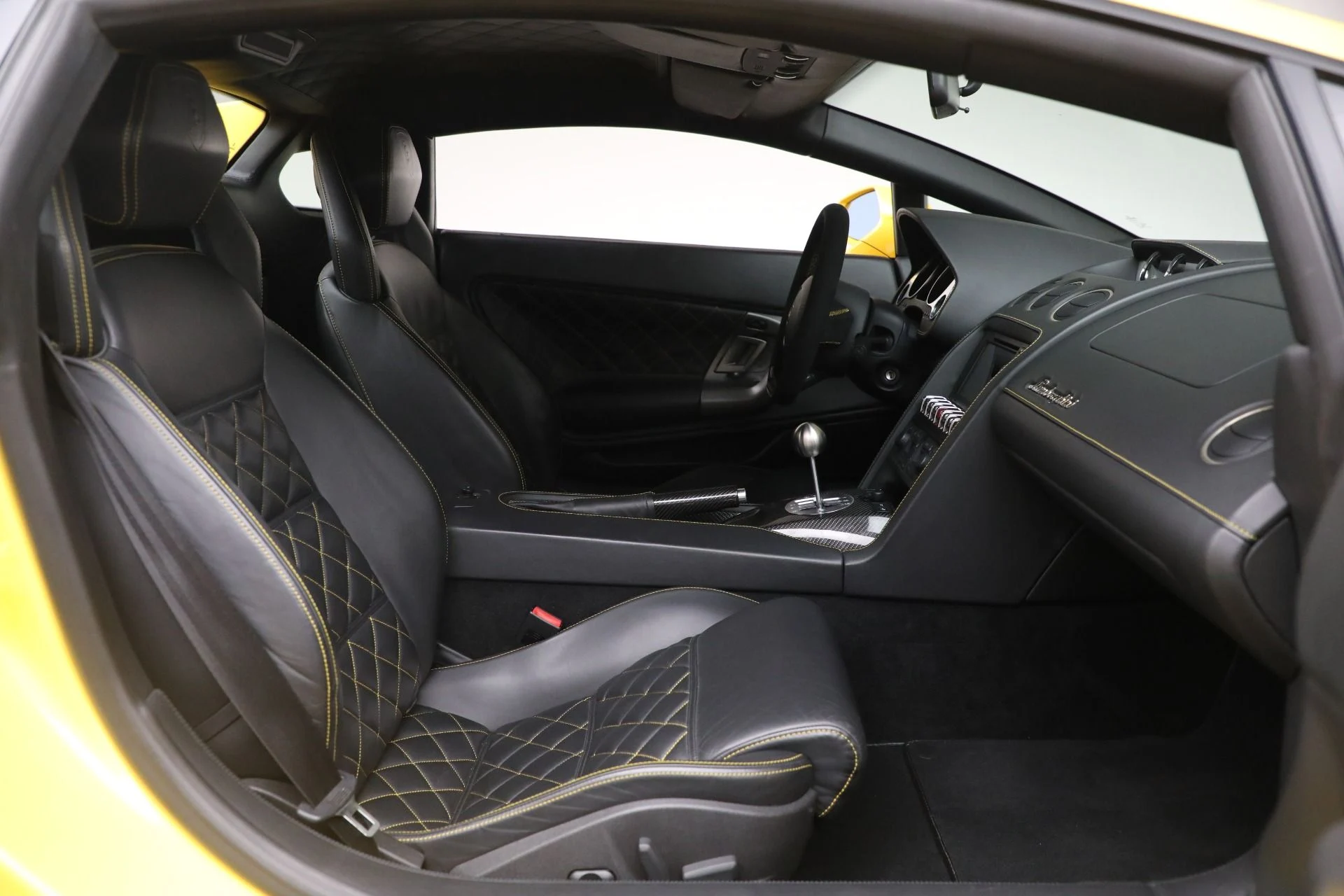 mph016_815447883_Used_2011_Lamborghini_Gallardo_LP_550_2_b401d0b0a0