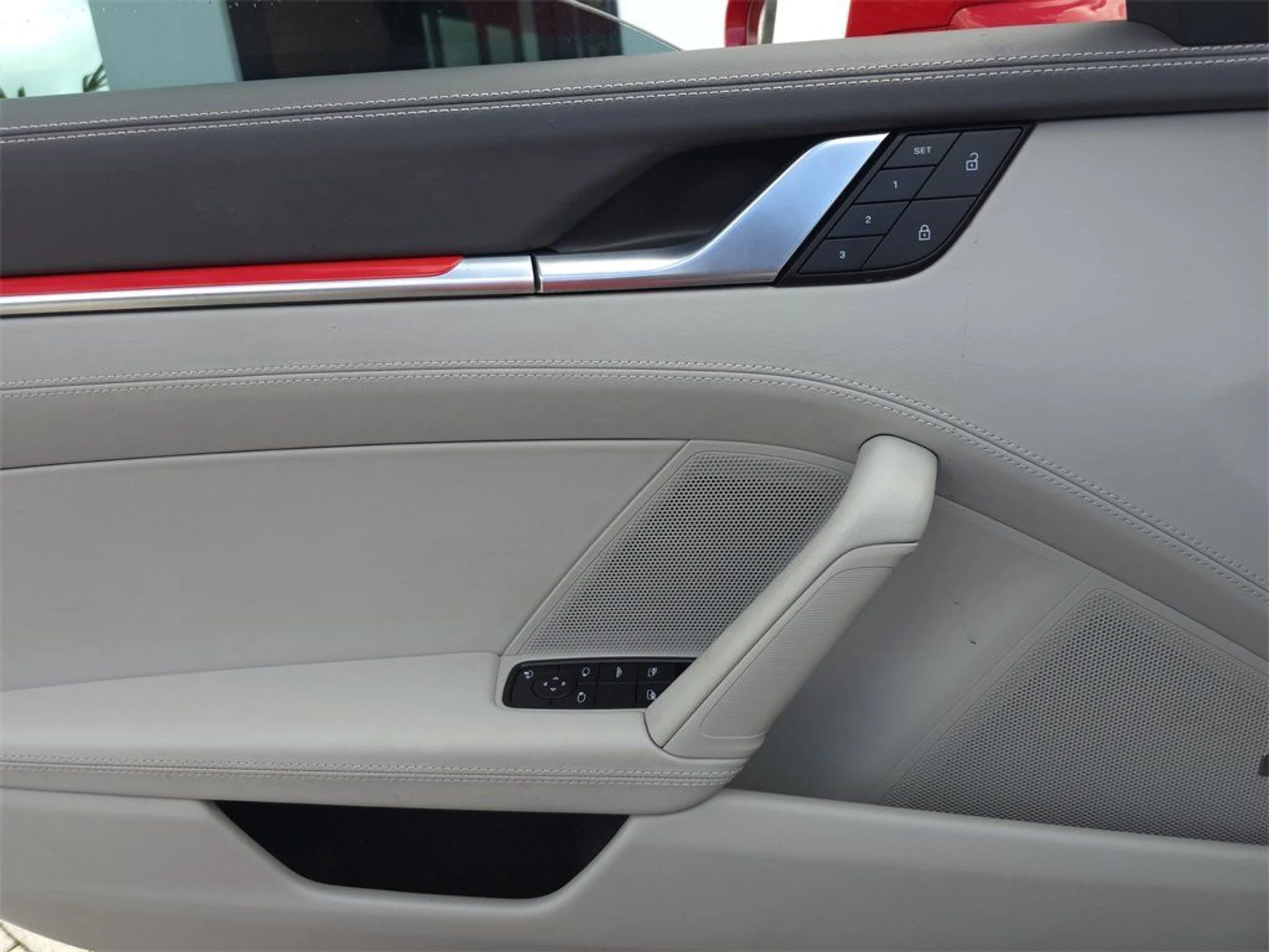 mph016_82321540_4a8db644f3e55f8547f156fad876ad72_83f854b598