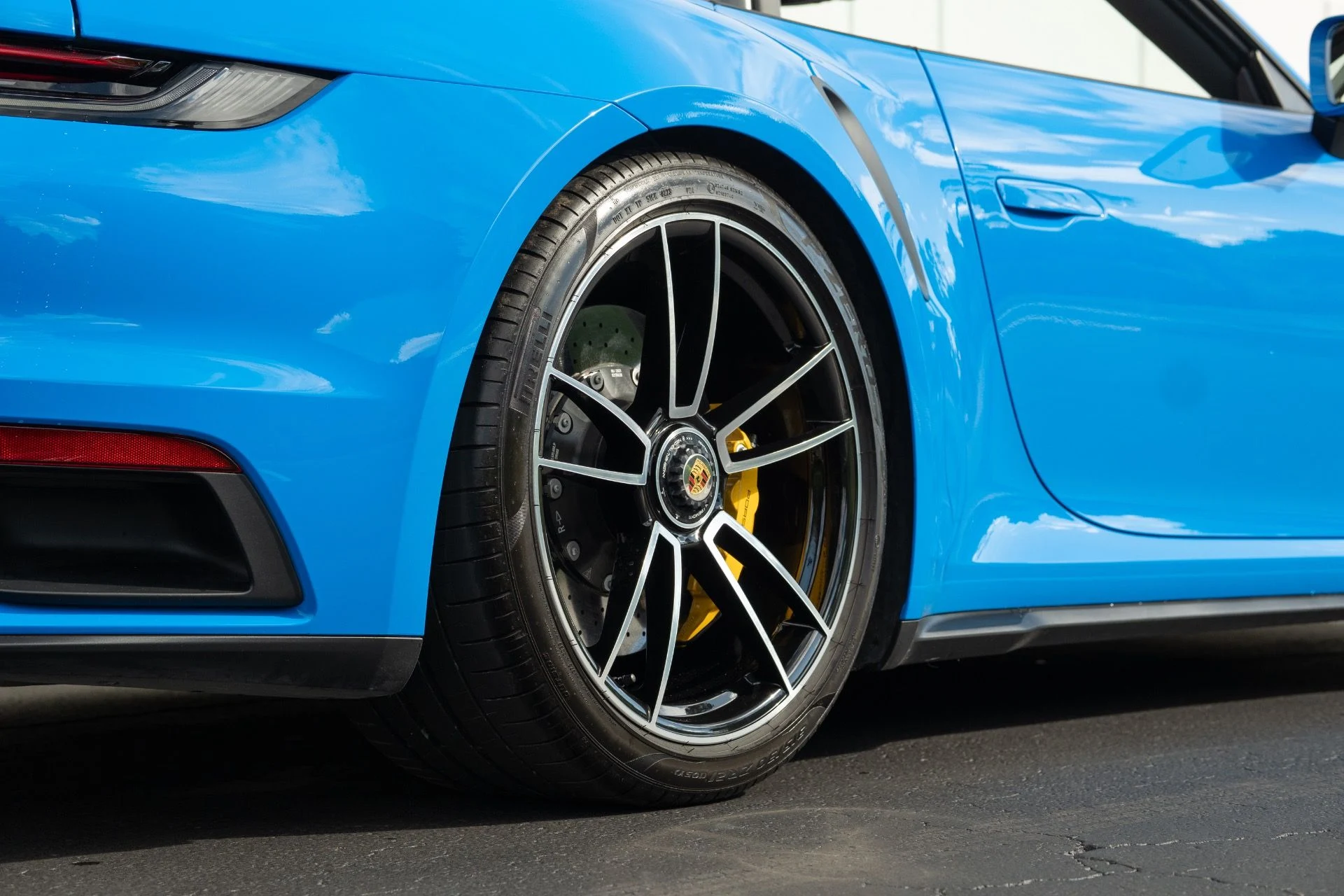 mph016_826861860_Used_2023_Porsche_911_Turbo_S_1759285627_0c65a3d6fa