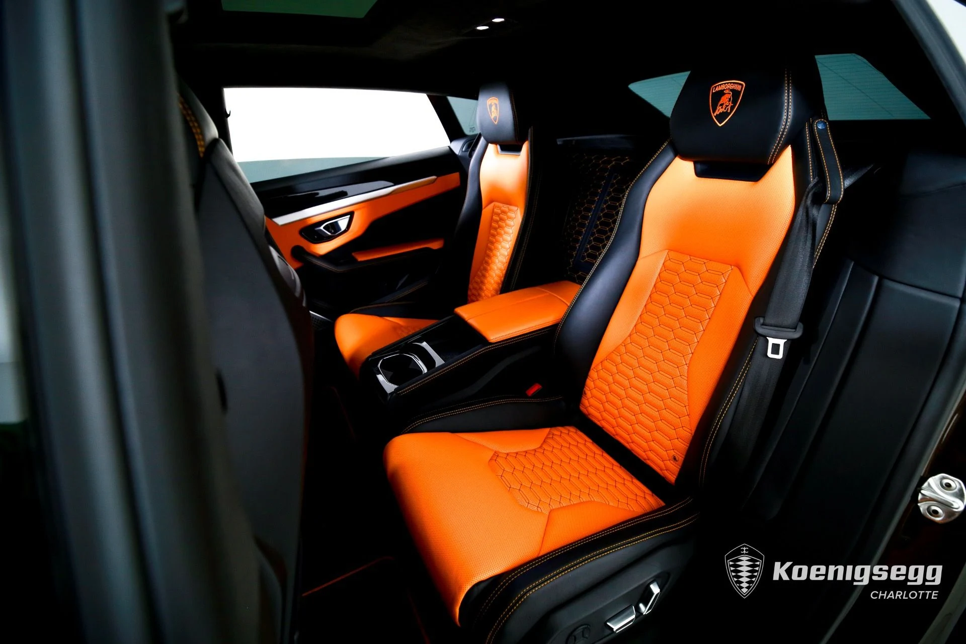 mph016_828888827_Used_2019_LAMBORGHINI_URUS_1760989732_ec1380480d