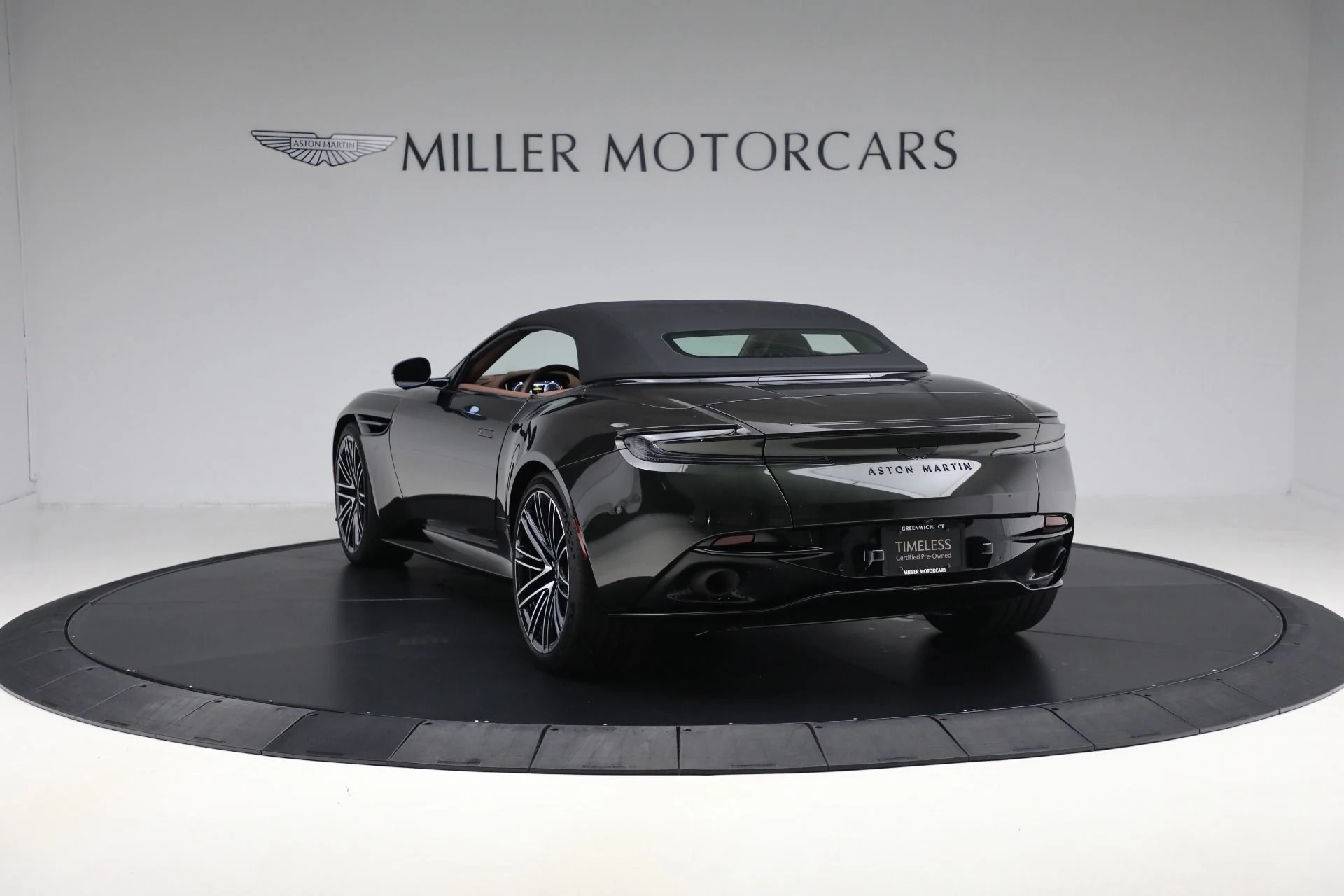 mph016_829930549_Used_2024_Aston_Martin_DB_12_Volante_3912d0a6cc