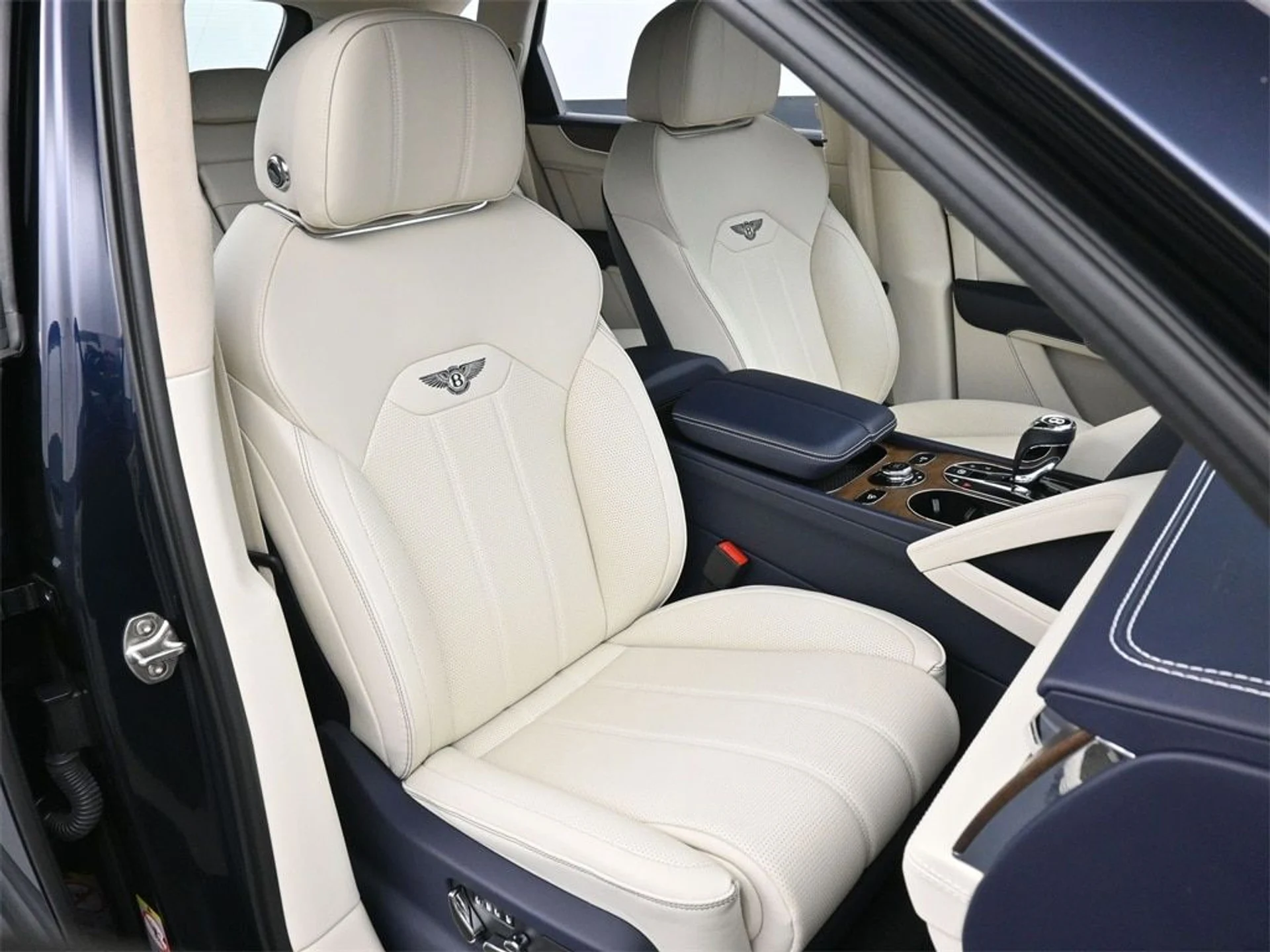 mph016_832801556_d16116196f62fa02d220487a6adcbe9cx_3f25f966e1