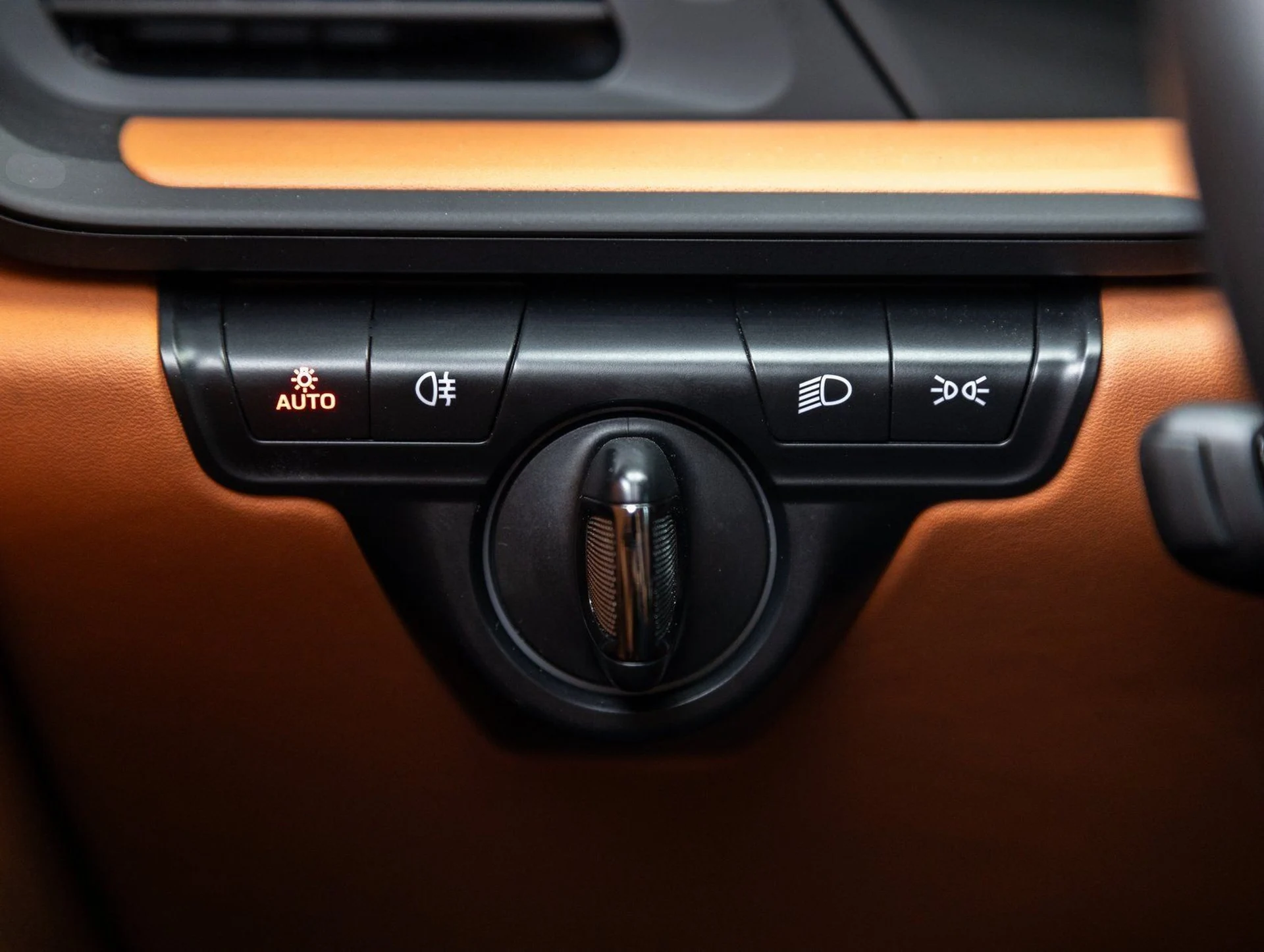 mph016_84399415_17_b7addbe020