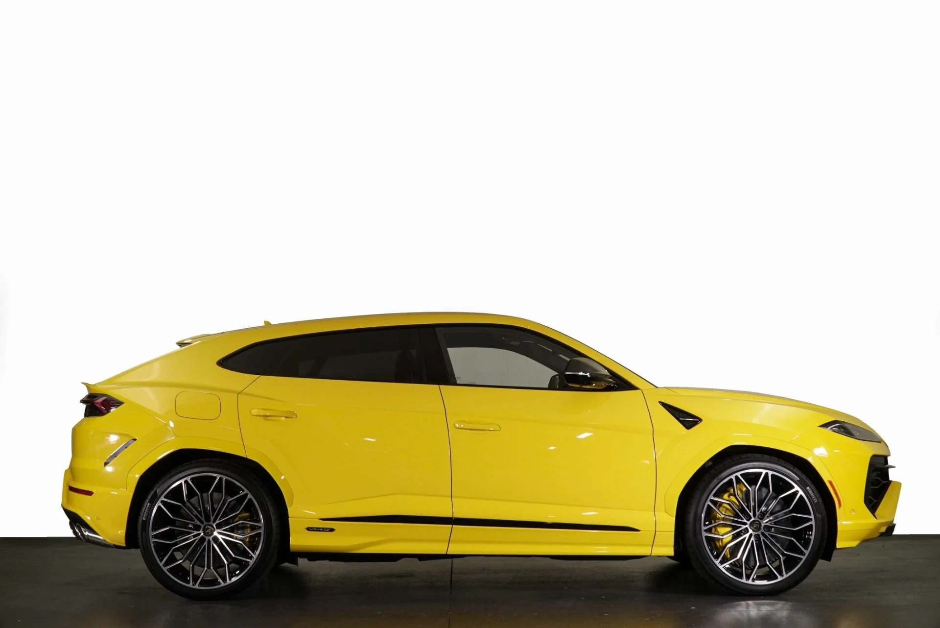 mph016_847665028_New_2026_Lamborghini_Urus_SE_1776446130_7ed3d7160e