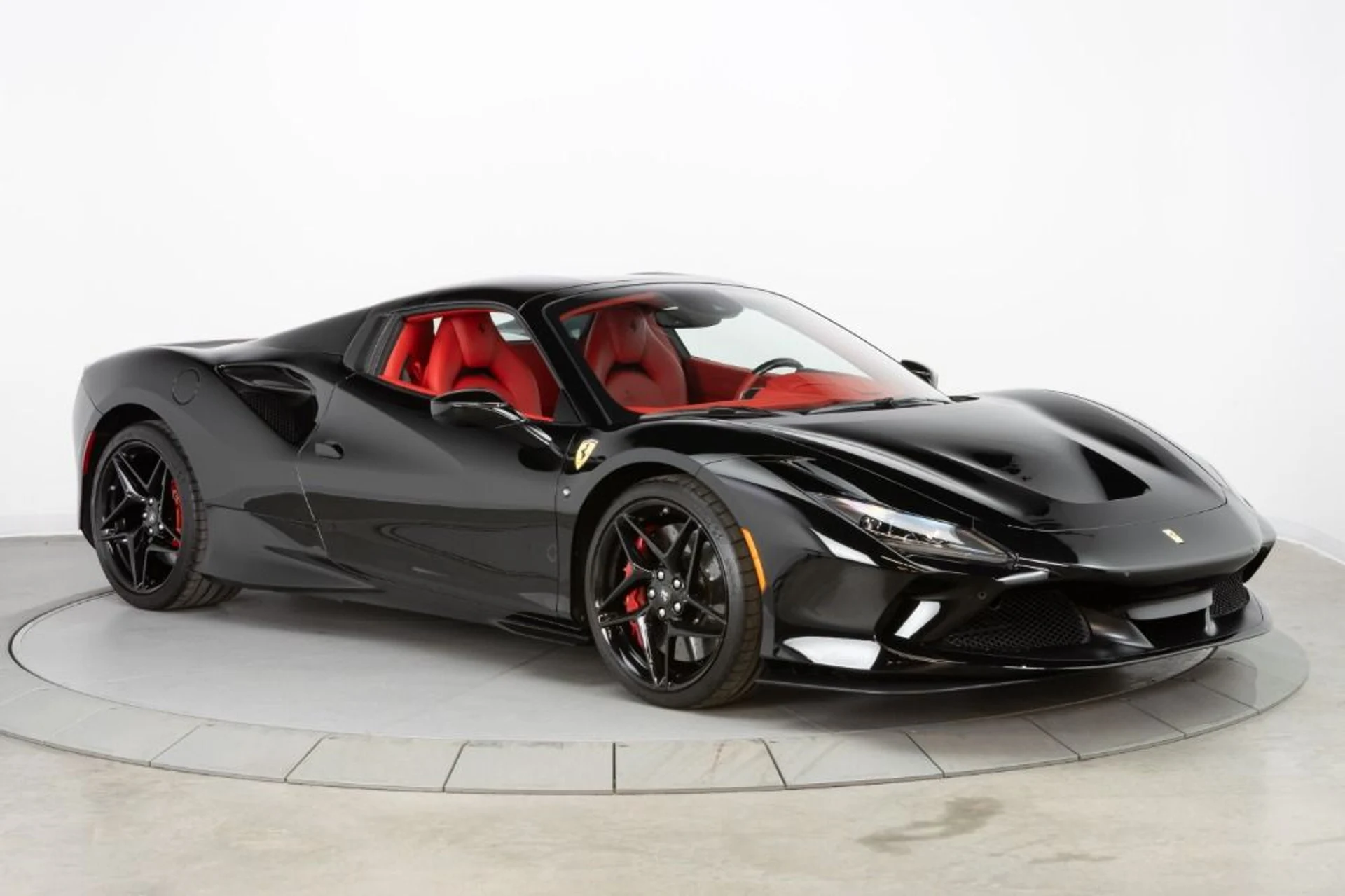 mph016_852038571_Used_2021_Ferrari_F8_Spider_a00133ff4c