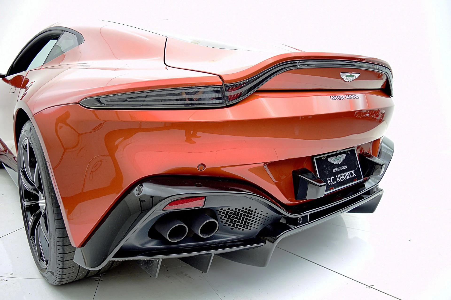 mph016_85482781_Used_2020_Aston_Martin_Vantage_Coupe_8233f75b9b