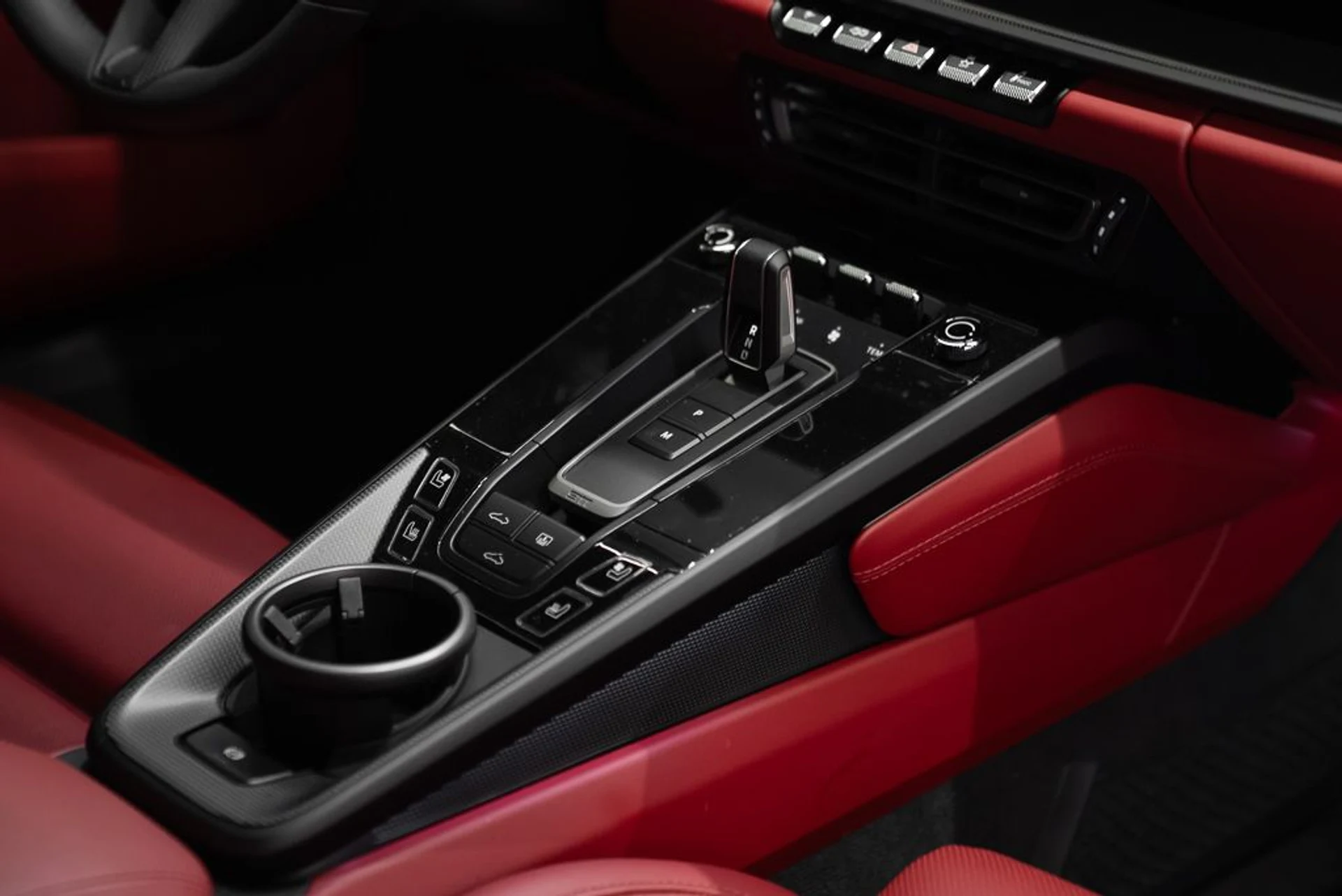mph016_86189427_porsche_911_2024_3b43afc333