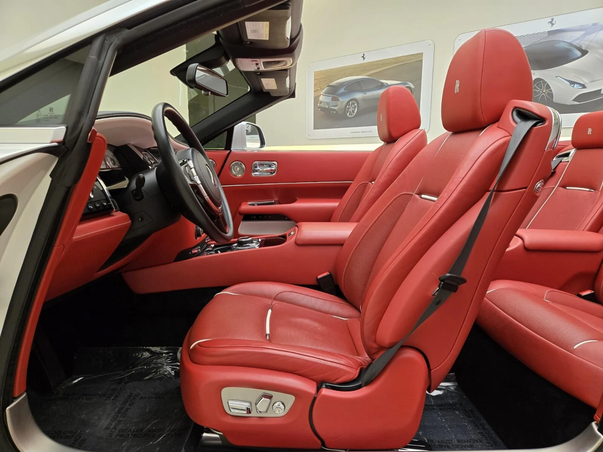 mph016_862516092_Used_2017_Rolls_Royce_Dawn_1765004111_17ee7334bf