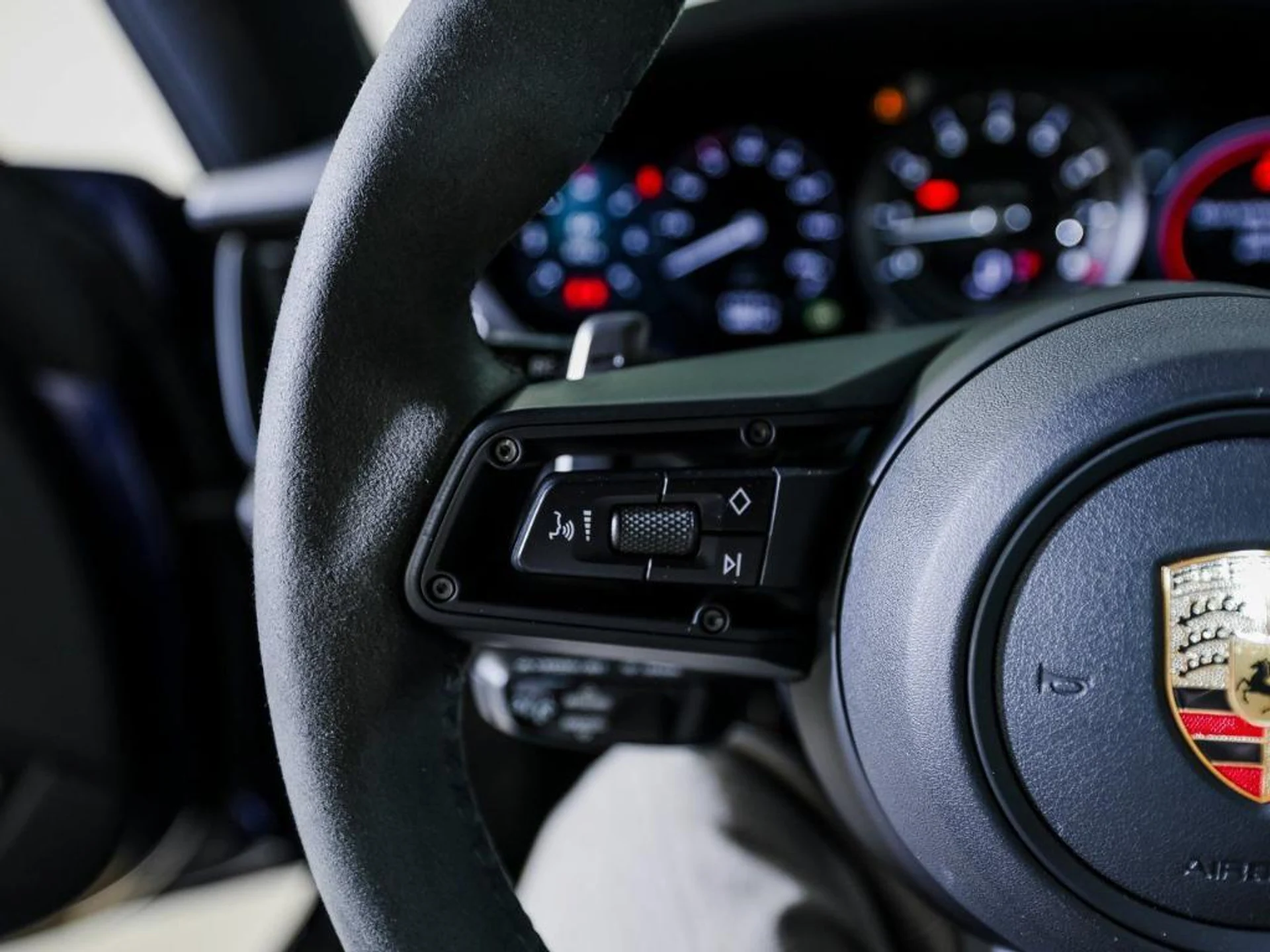 mph016_863089879_y6gz_Av_QJ_0z_CHFH_wk_Wh_V_Fuu_A_ug_33cb2d2483