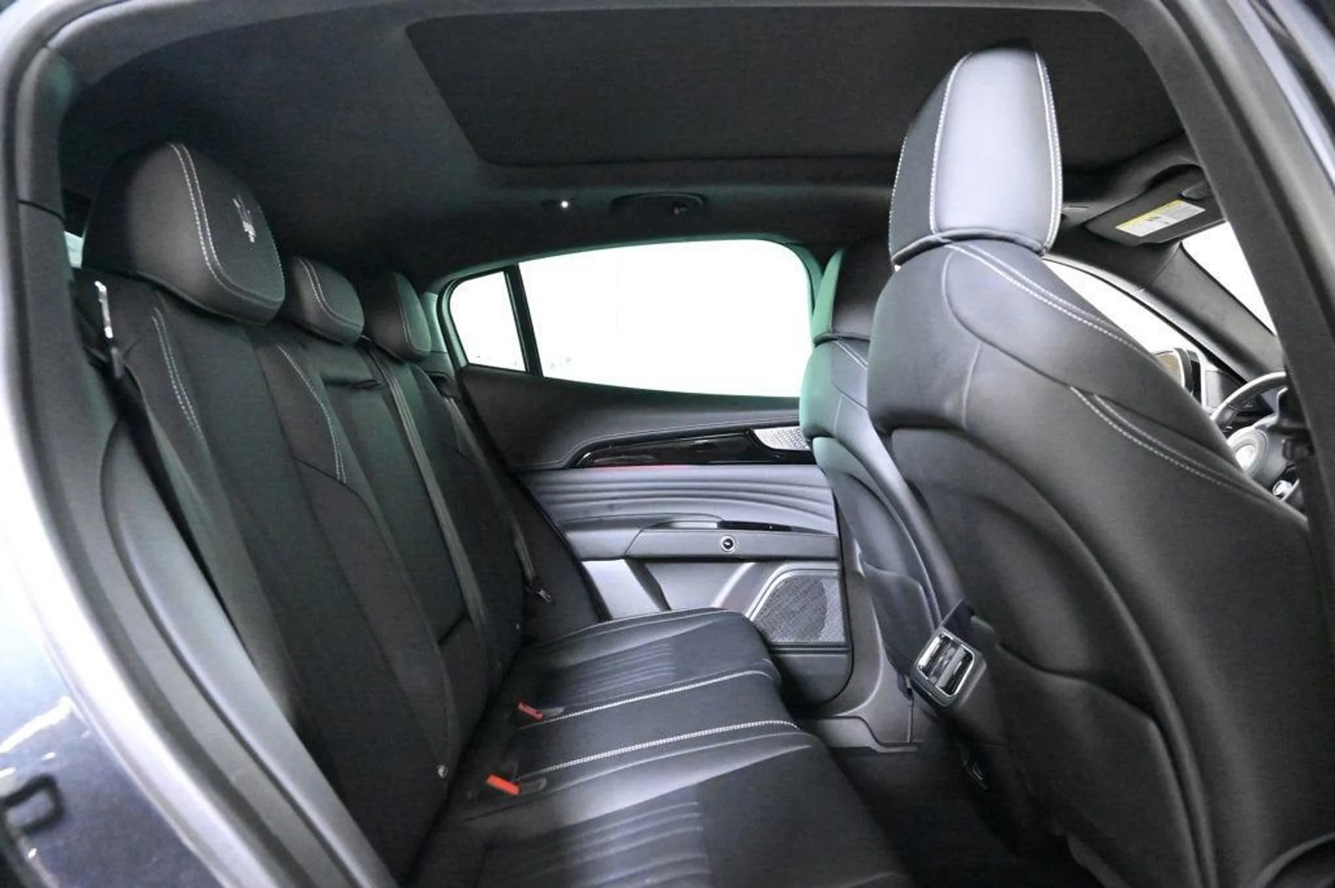 mph016_876764192_ef97fed51c504952b18c4b301e5af84c_c18c78acf1