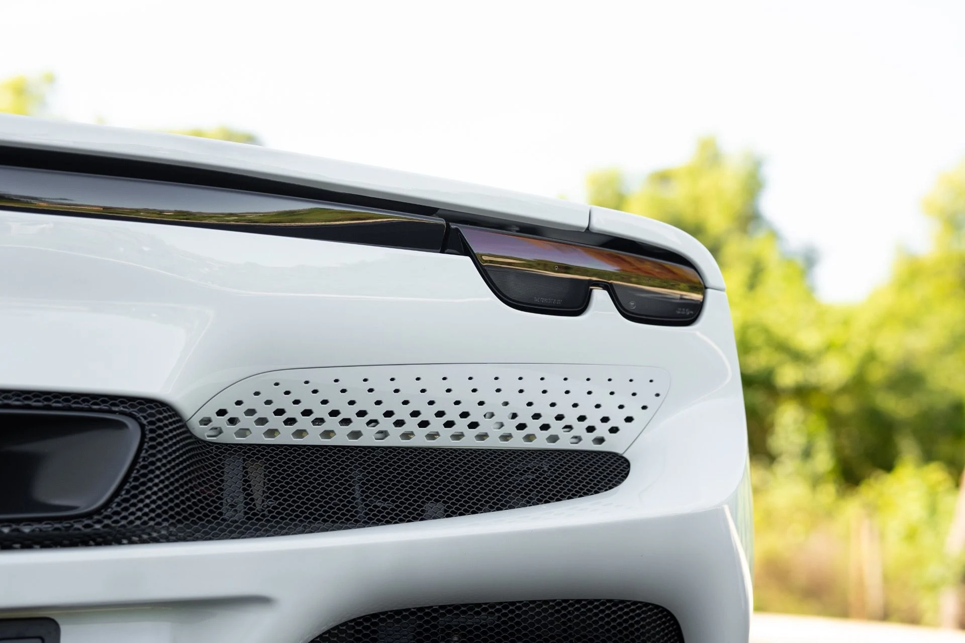 mph016_879215076_Used_2025_Ferrari_296_GTB_1761682901_1c8df28f4e