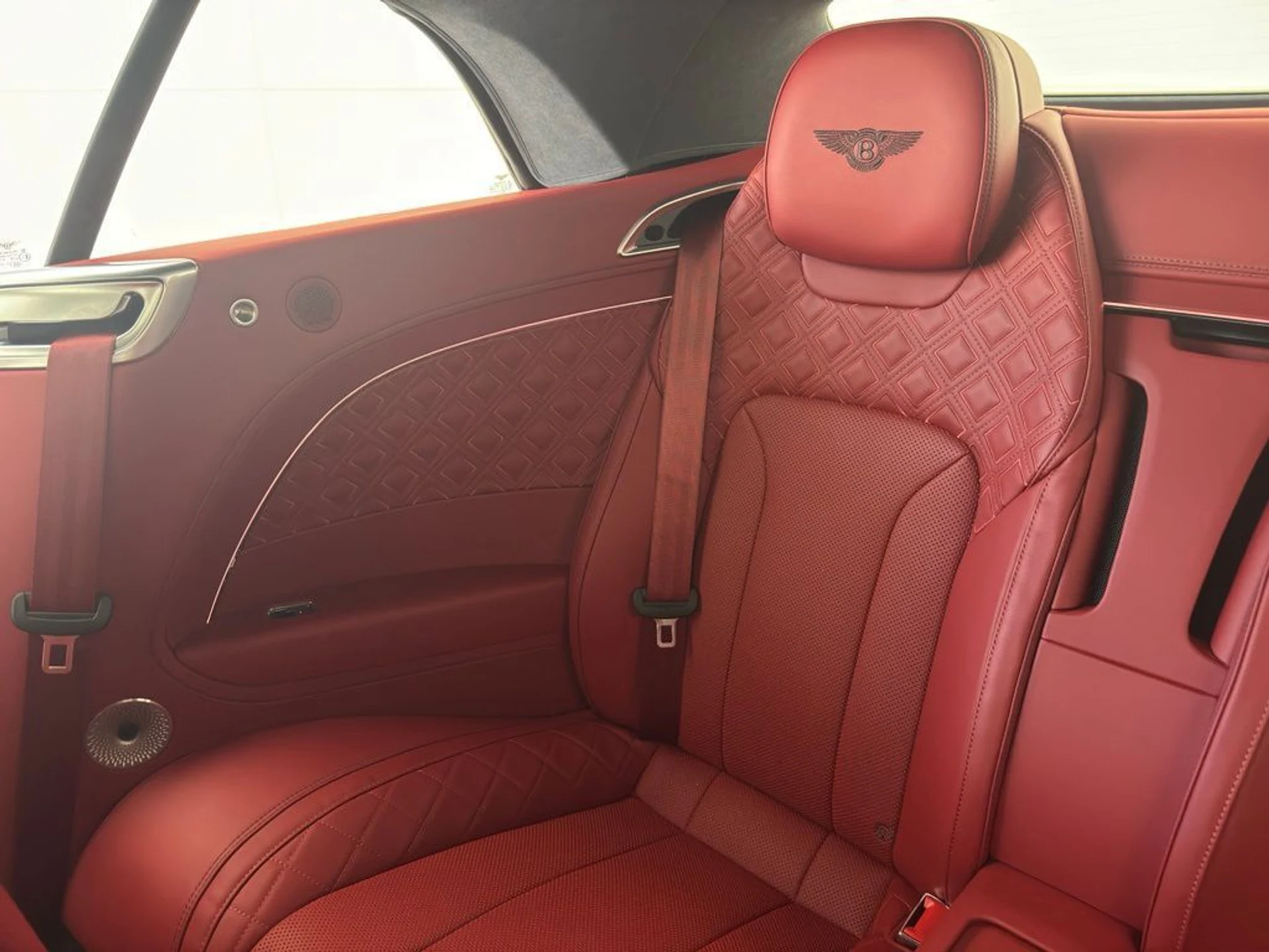 mph016_882304560_whjy57g8foshw3db3ahbj2kj4w78_01c00c8e26