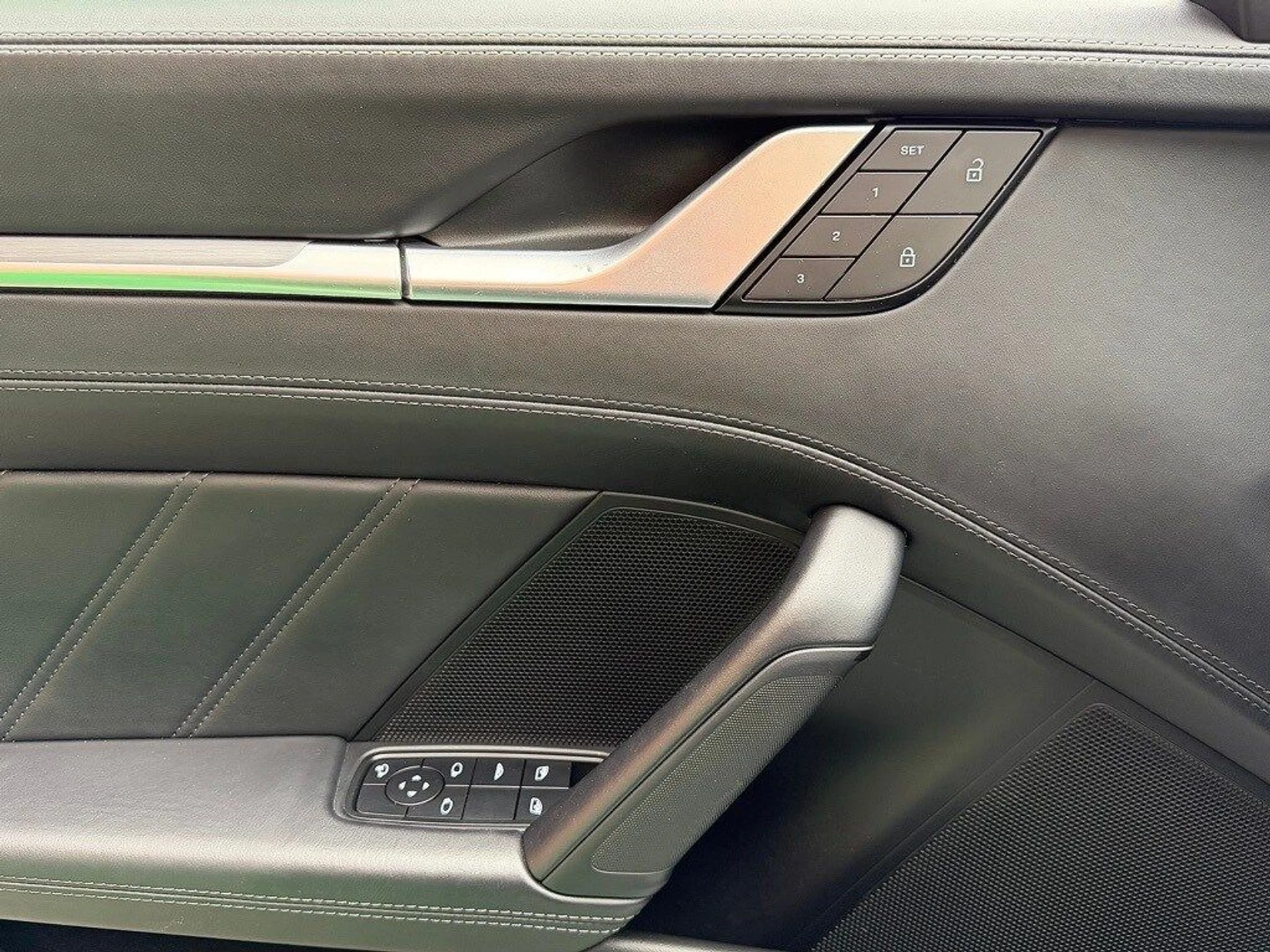 mph016_886755621_3ef955deced6d0b7cb4b1da0bf503a07x_f35fef64c8