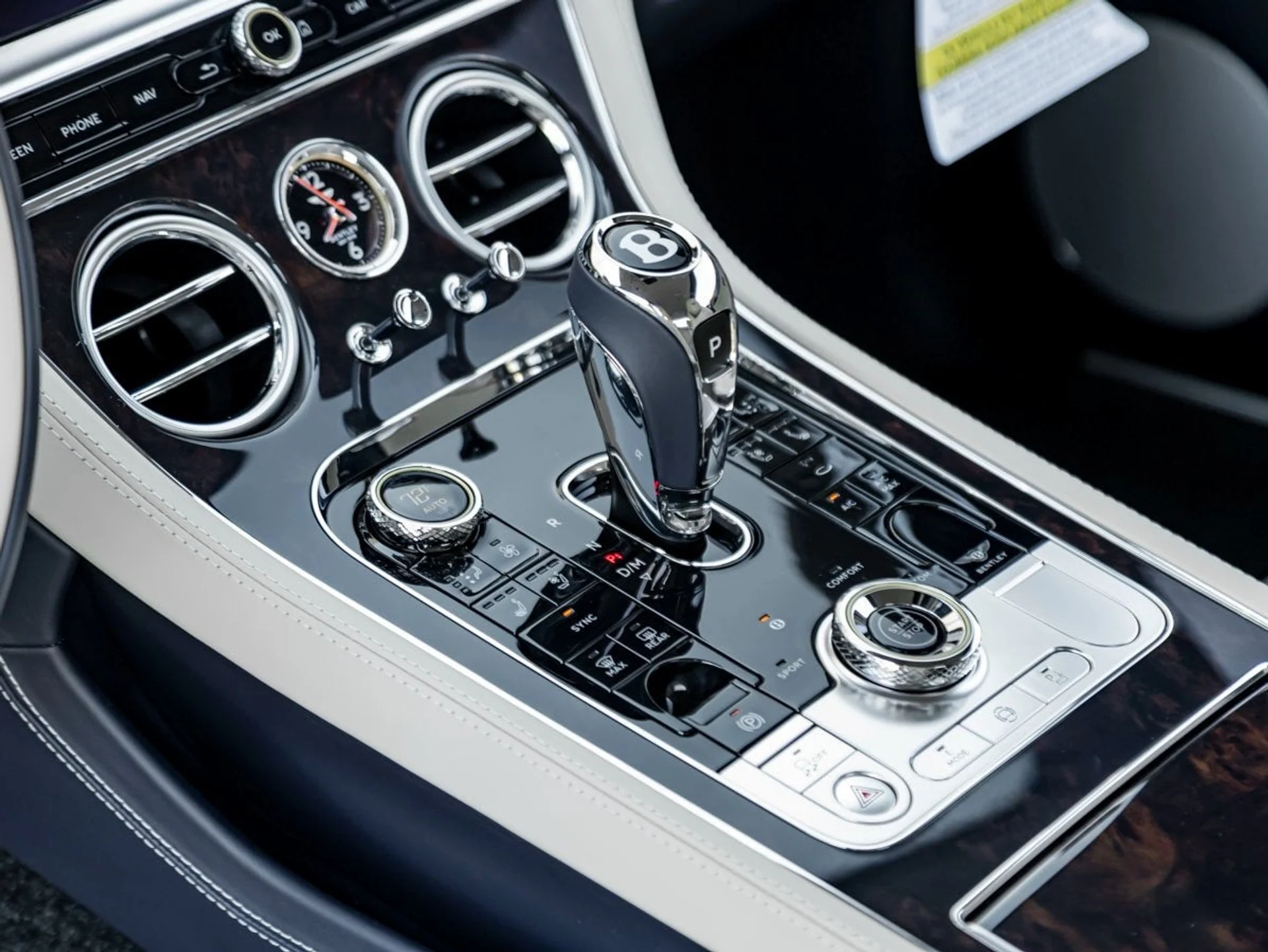 mph016_887714158_17_8b24ad707c