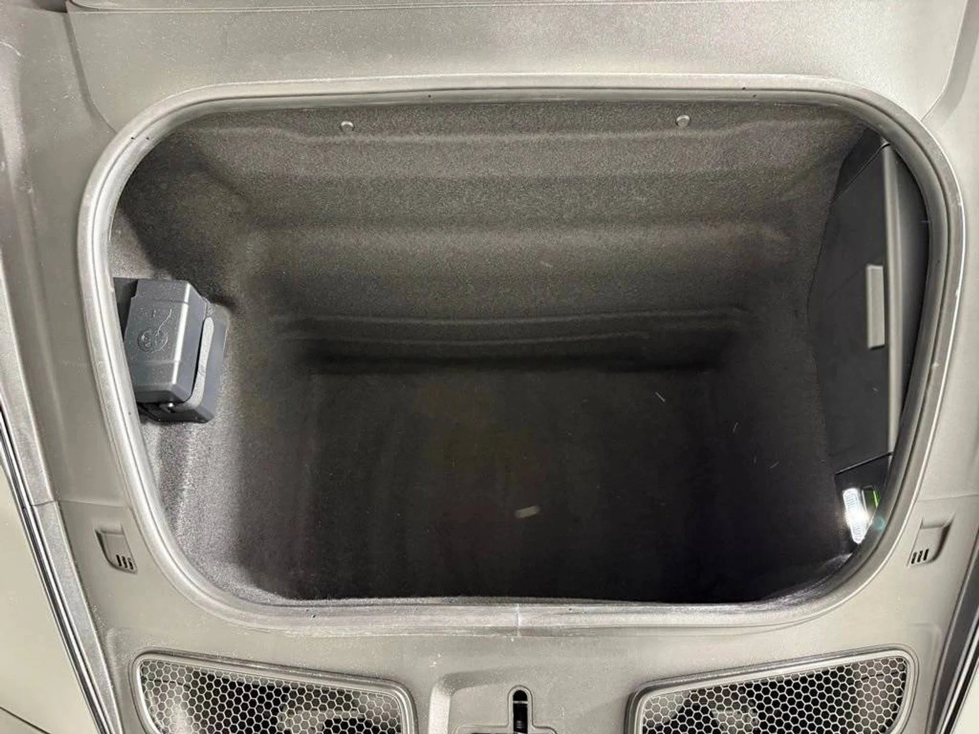 mph016_892439131_1280_ee062fa5cd