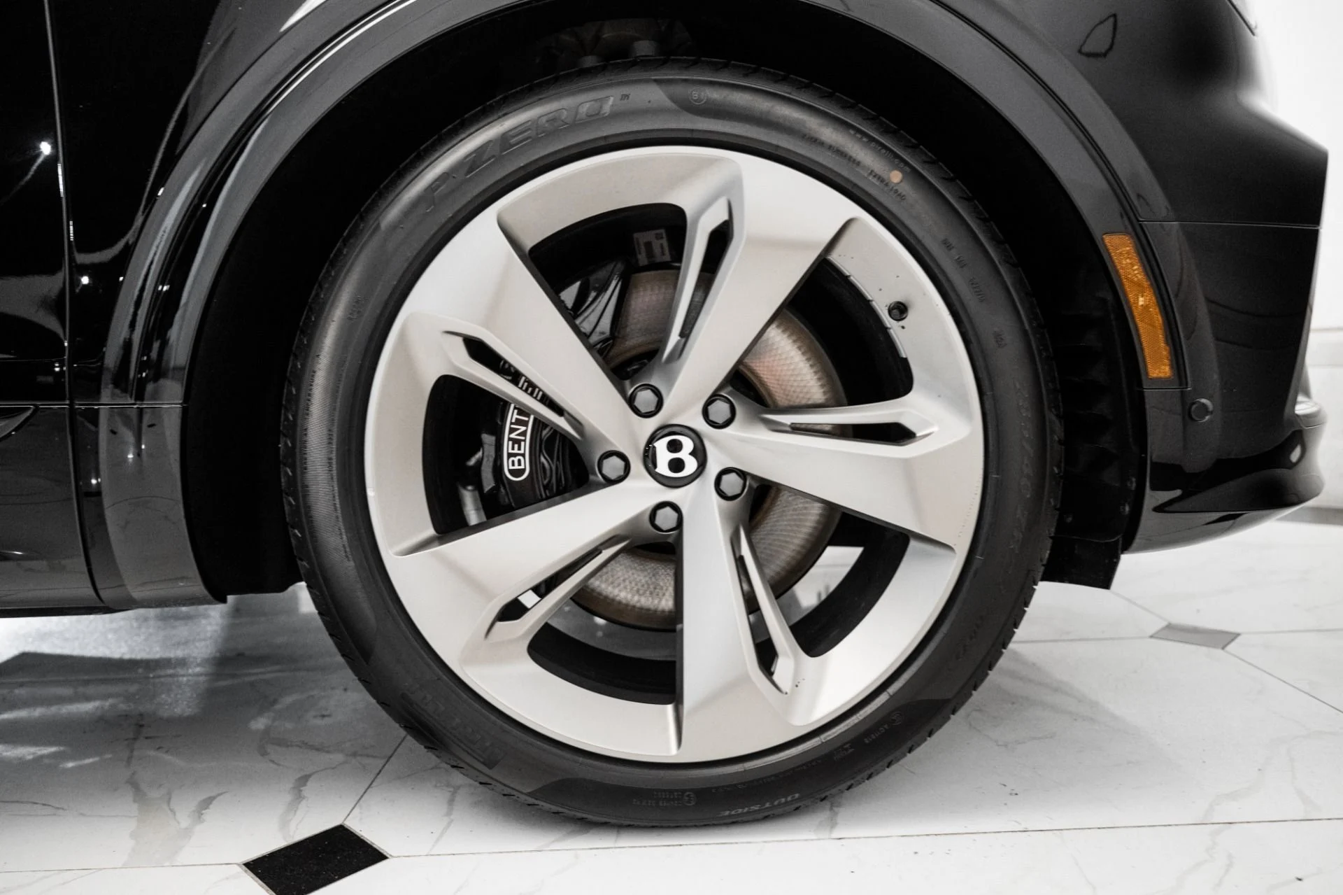 mph016_892491374_New_2025_Bentley_BENTAYGA_EWB_AZURE_V8_Azure_V8_1749659689_24c171a97c