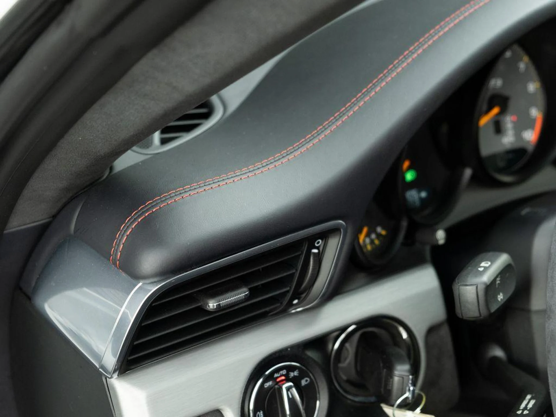 mph016_899056010_w0_Brw_KS_2_EXVBC_4p_F76_Py_Bp_N0_Ly_I_b5929137db