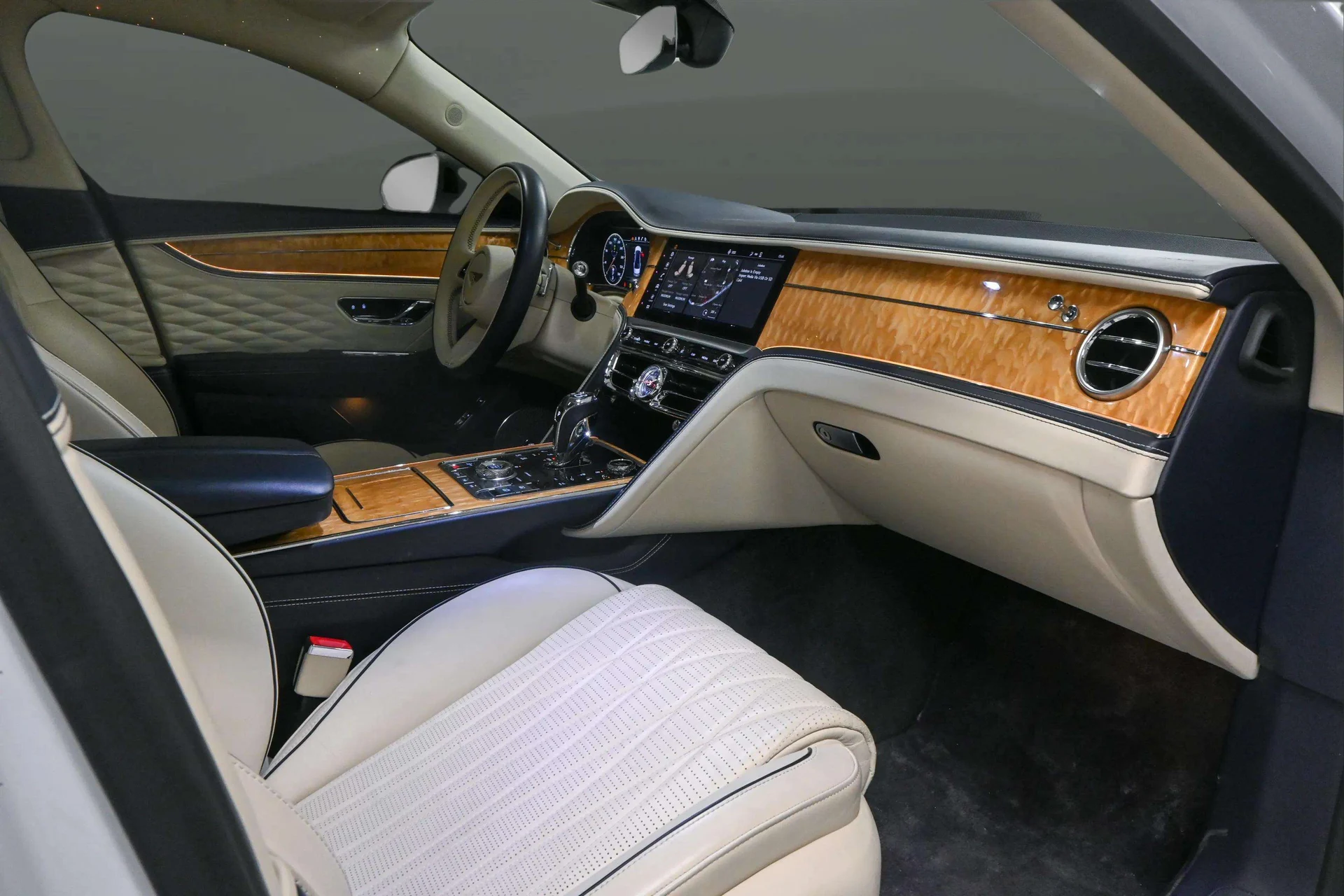 mph016_901860563_db64a344_0697_45c8_8a28_127fbf0b1186_46a5ca207b