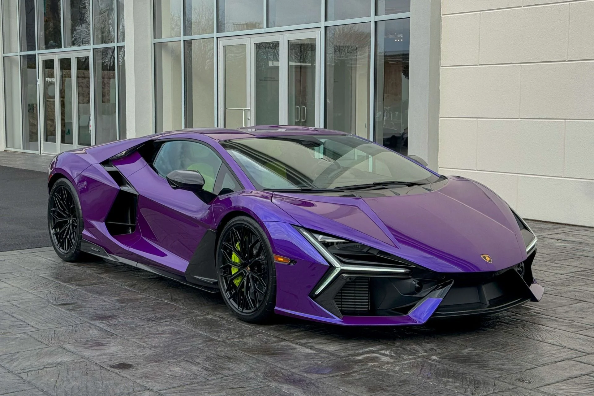 mph016_903123187_Used_2024_Lamborghini_Revuelto_1741338657_bccec7345a