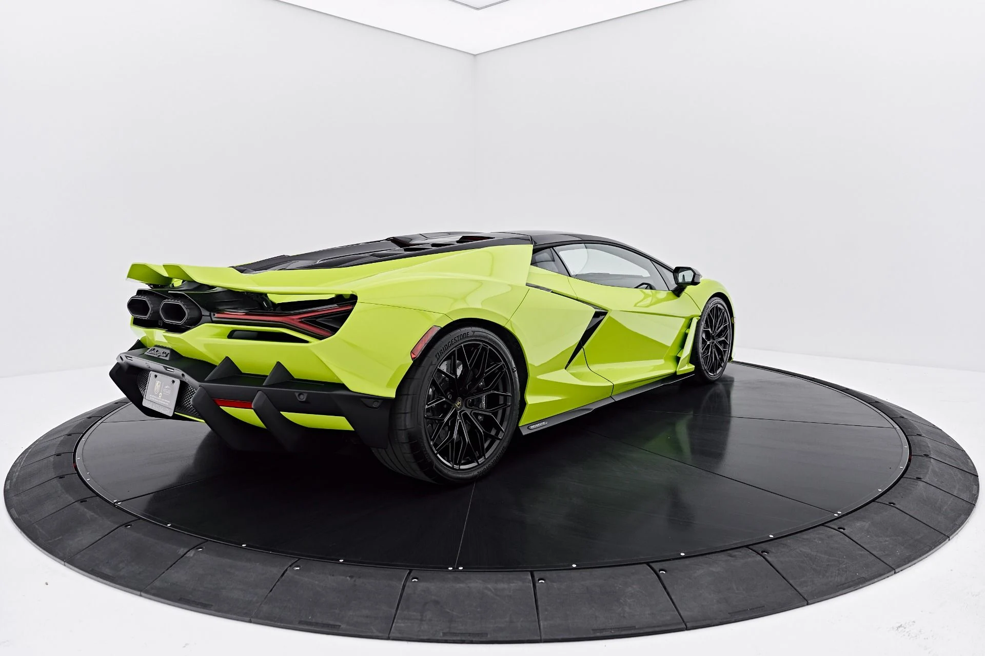 mph016_906442744_Used_2026_Lamborghini_Revuelto_Base_1788485603_fe4b4021e3