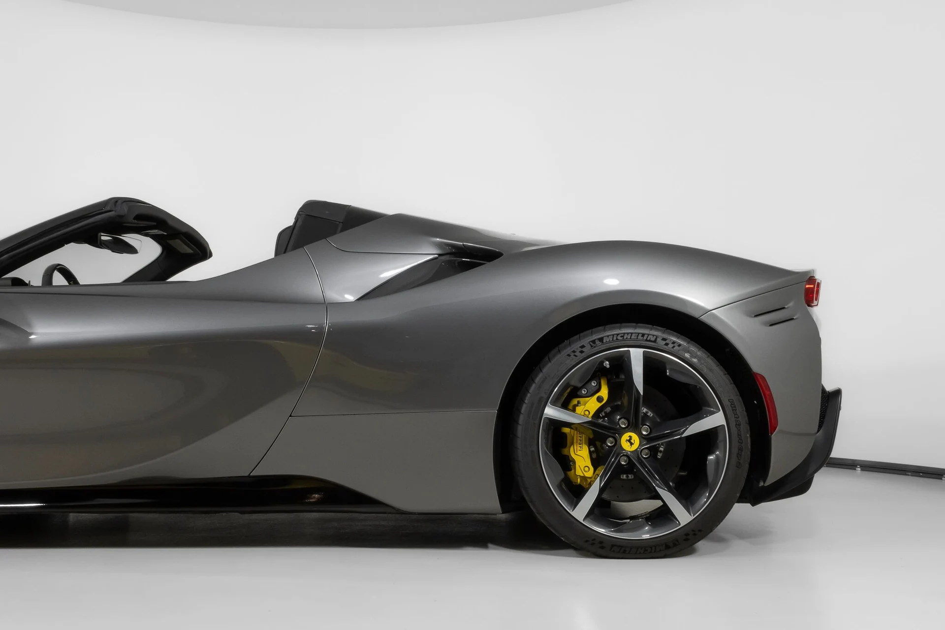 mph016_90782819_2c11a0b9774a946090679f319713e949_77c8c91918