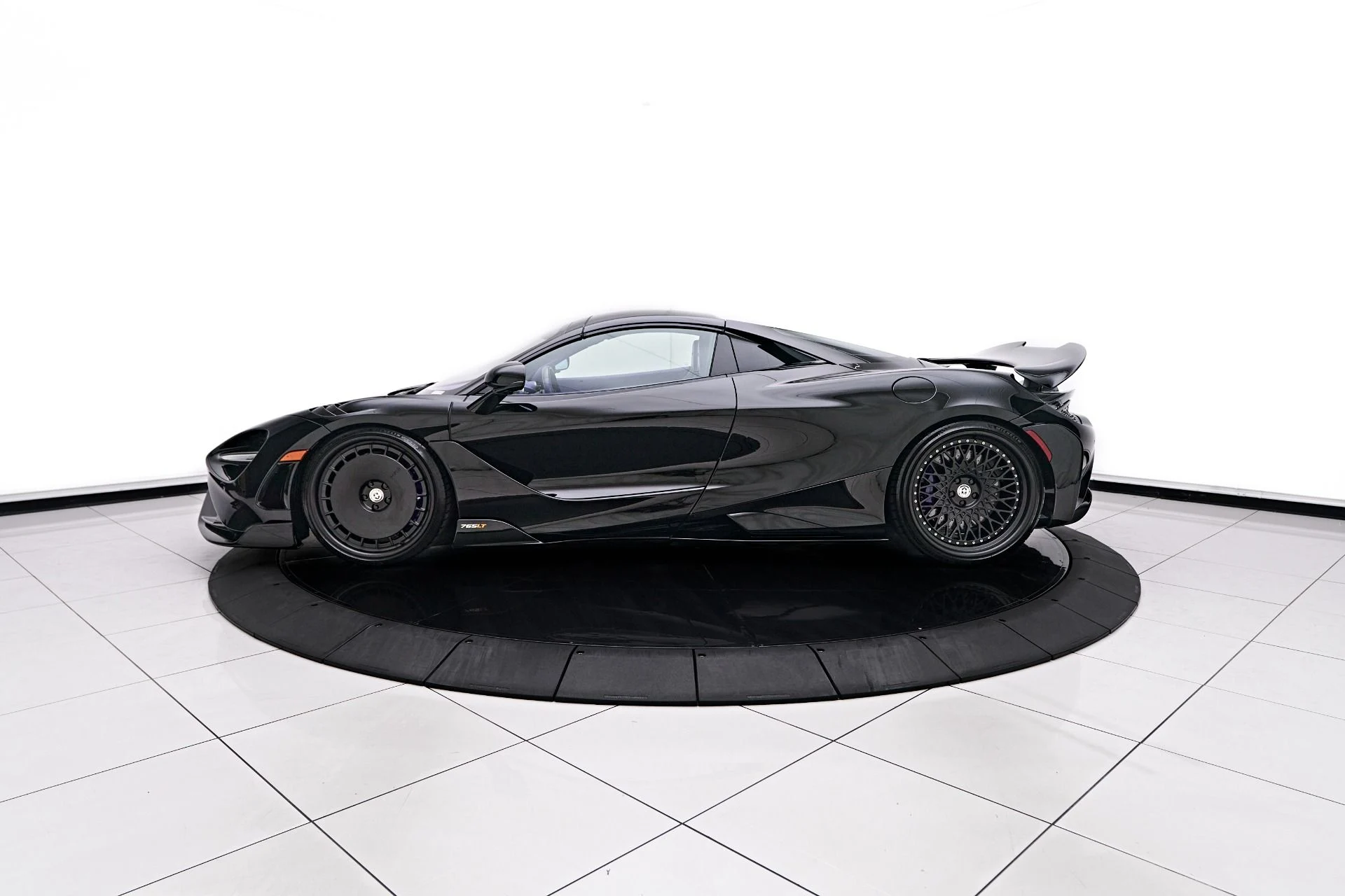 mph016_916492089_Used_2022_Mc_Laren_765_LT_Base_1753480618_63f82aeea0