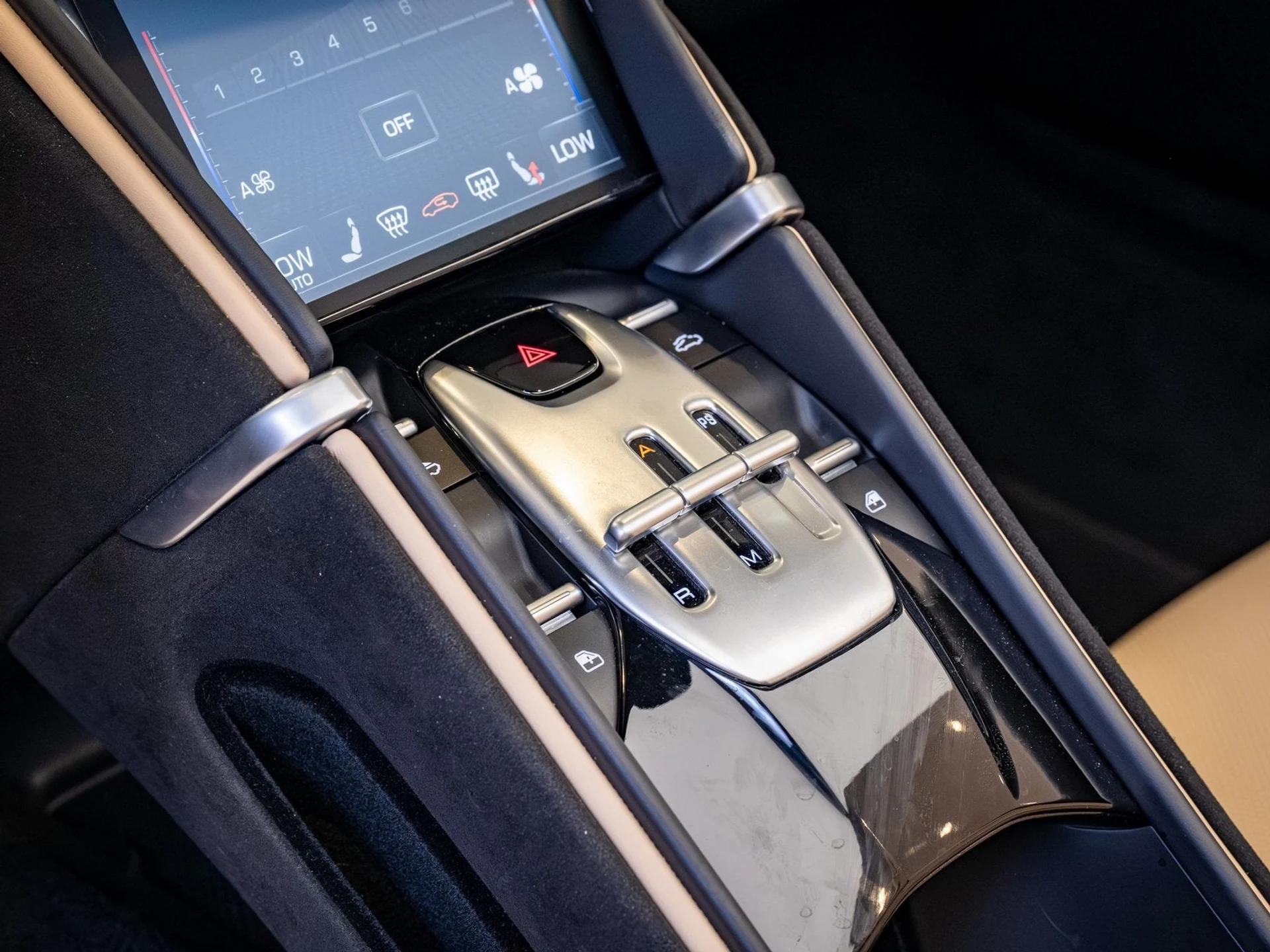 mph016_920608776_17_45ea7e03ec