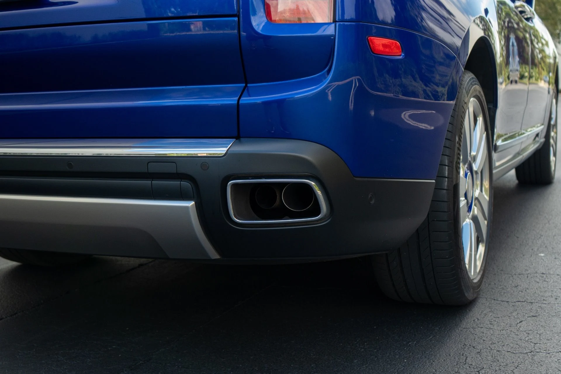 mph016_920635063_Used_2019_Rolls_Royce_Cullinan_1764189669_b741213664