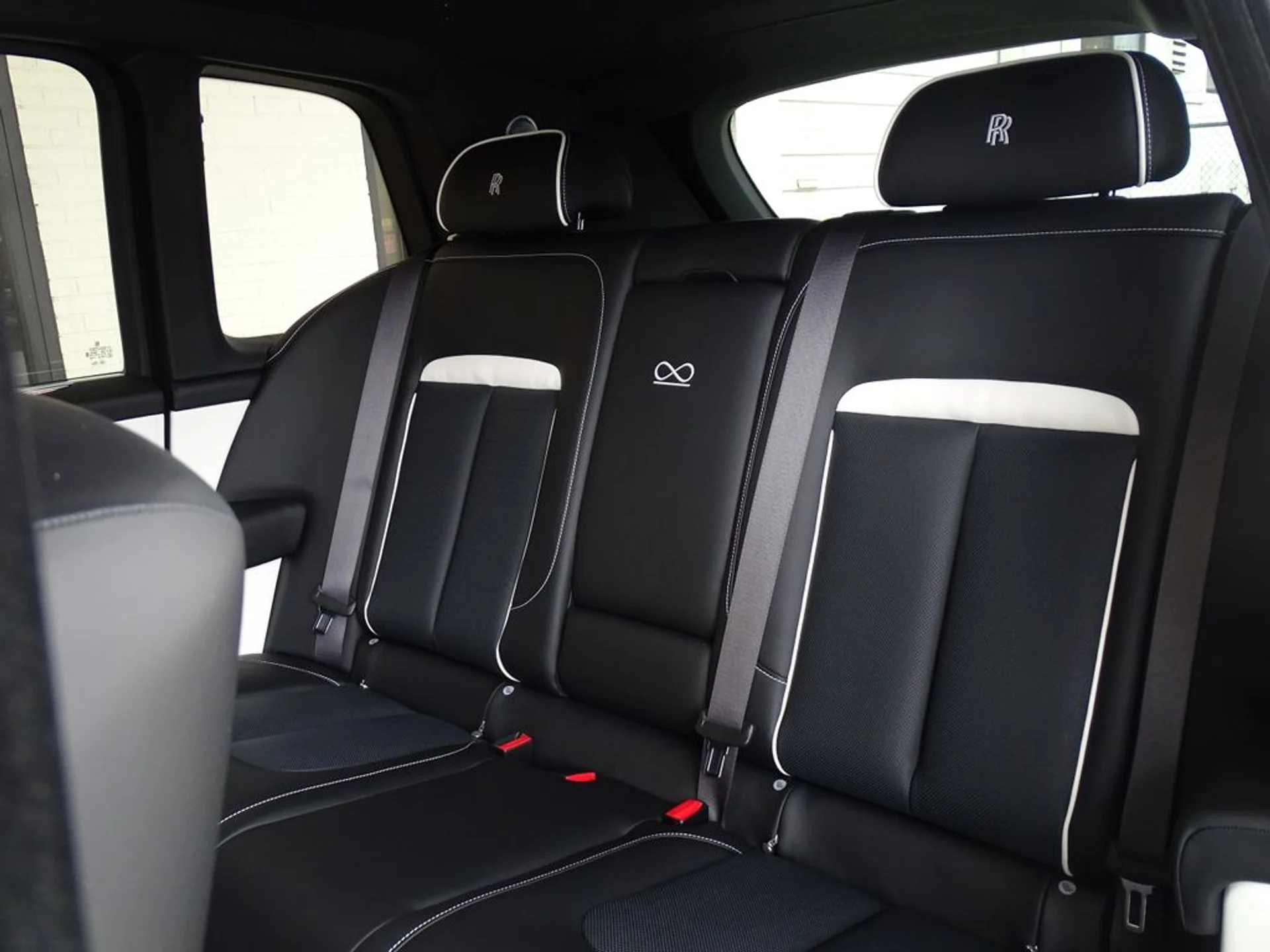 mph016_923161258_fcbfd578cbf418e5f83c8377a124fce2x_18a59d45fb