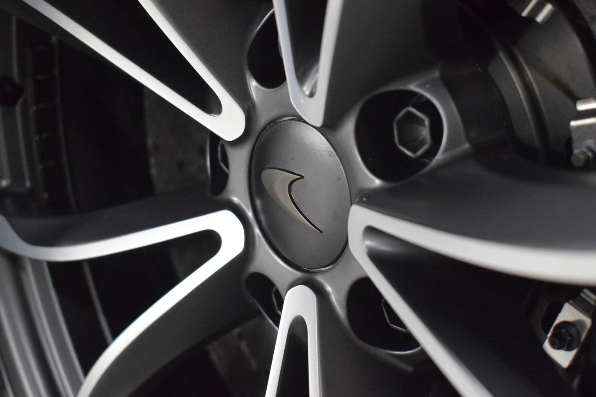 mph016_923371783_9e5f7820cd4ee5bb555cedfdda40bfdcx_1807ad541d