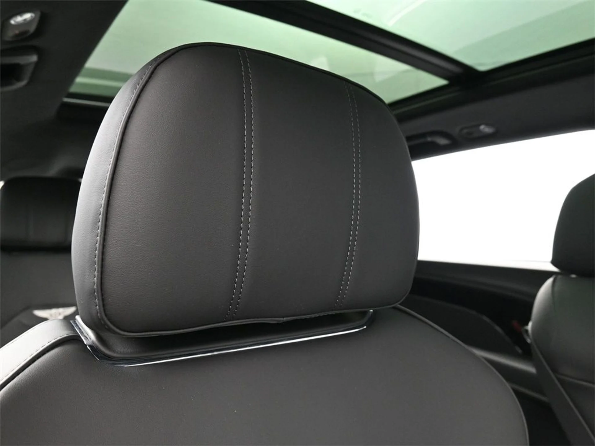 mph016_924764839_5ff30bc174bfe5115fef2d04b7be480bx_e56340b658