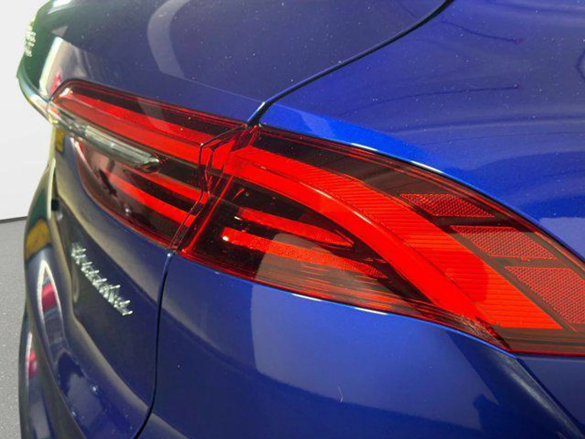 mph016_928246716_h_Ac_P5_Y5fmms9l1g24cm6t9_U3d_Is_ca94aea3cc